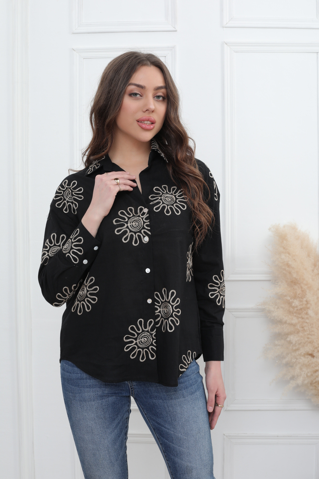 Embroidered shirt - Image 3