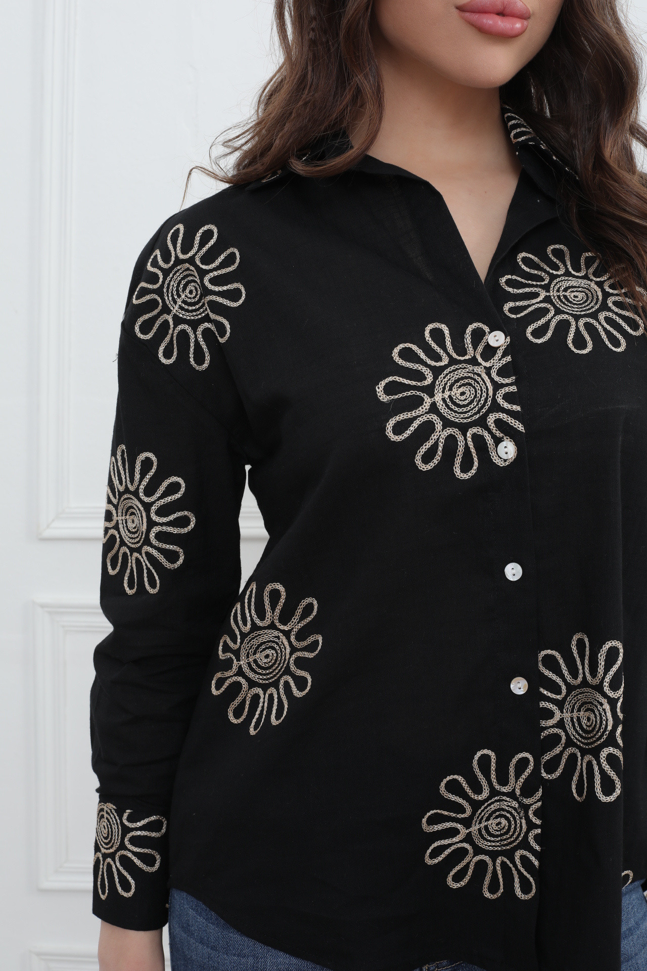 Embroidered shirt - Image 7