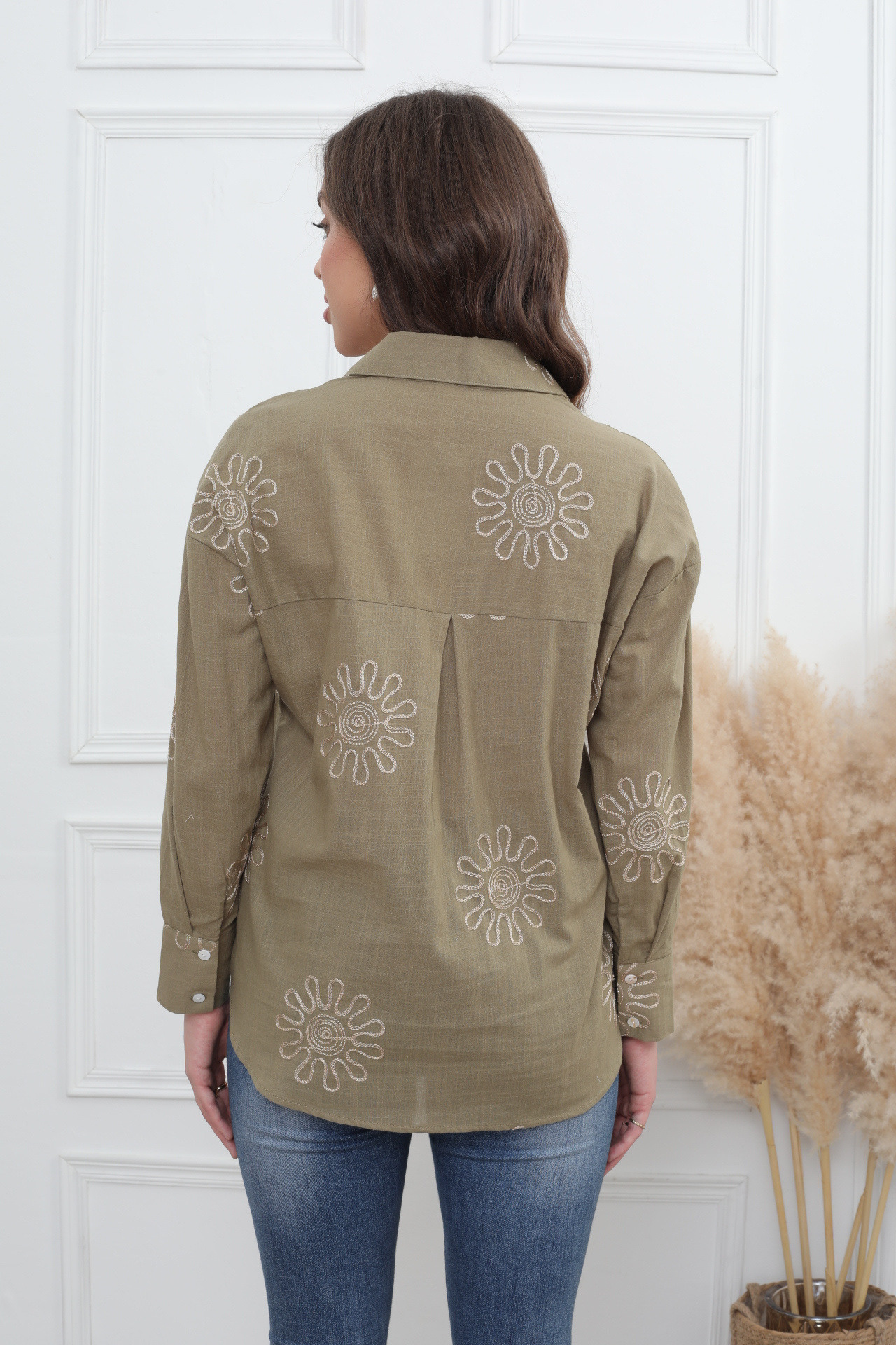 Embroidered shirt - Image 11