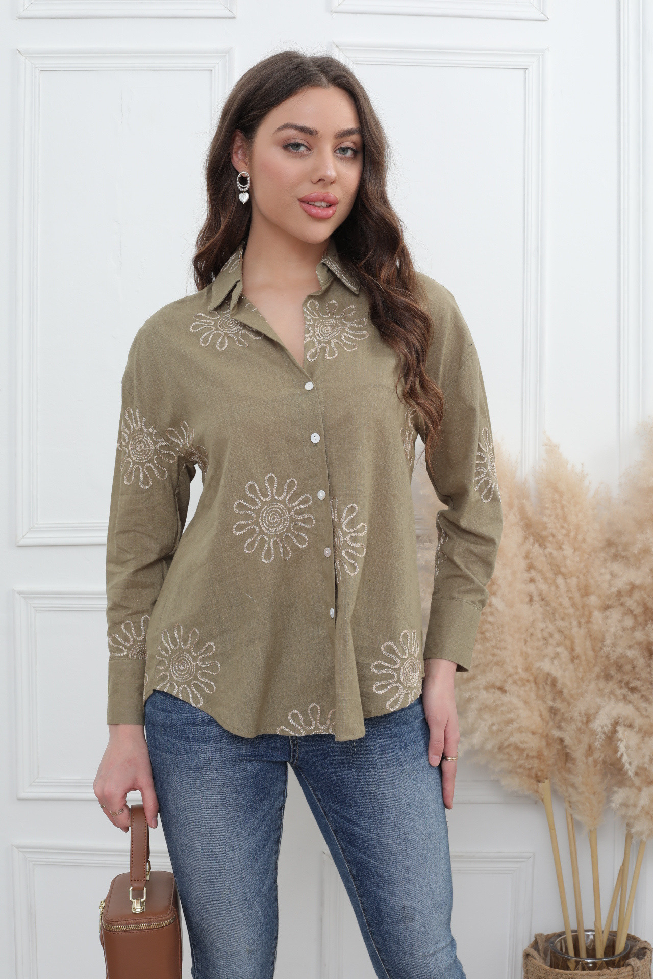 Embroidered shirt - Image 1