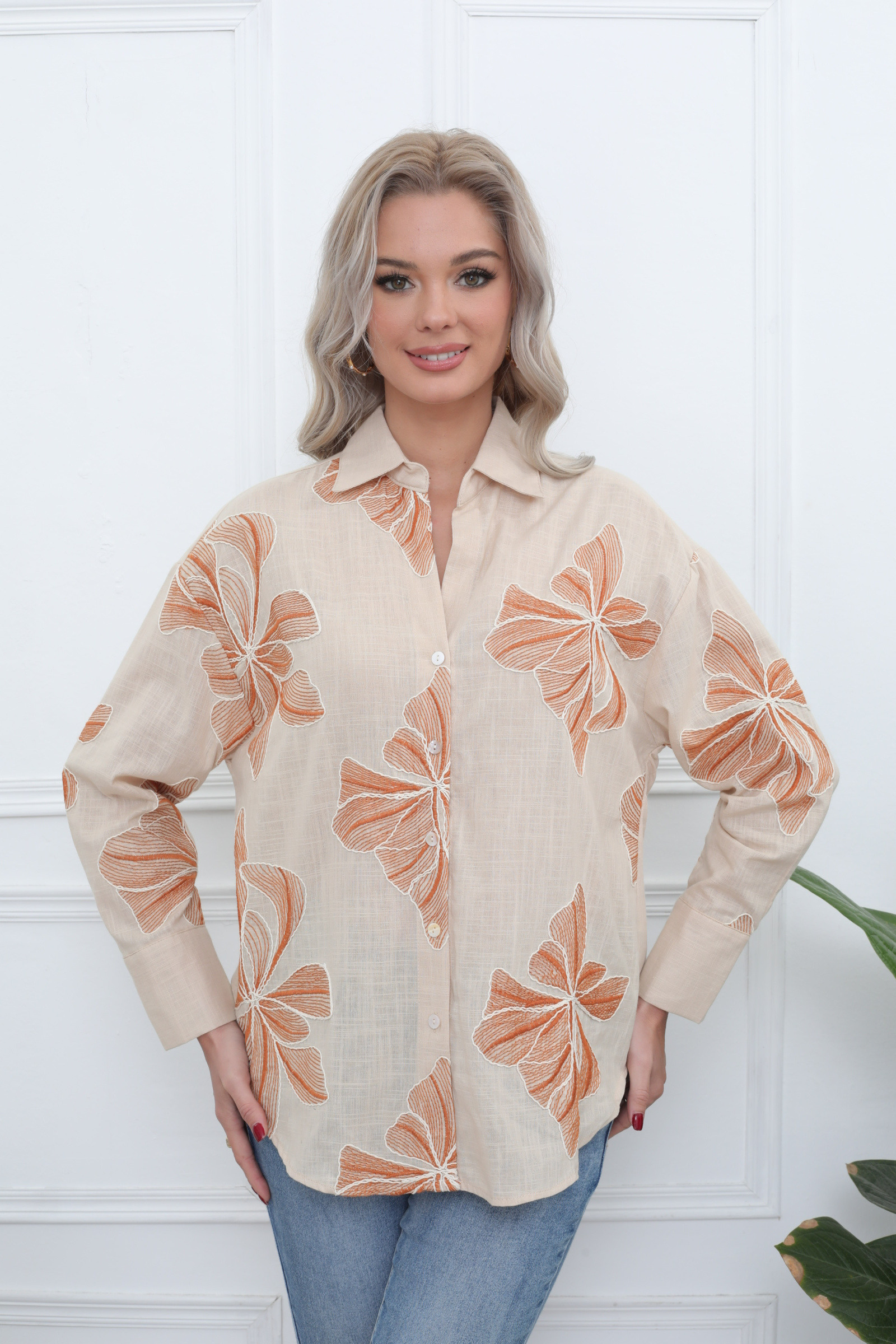Embroidered shirt - Image 1