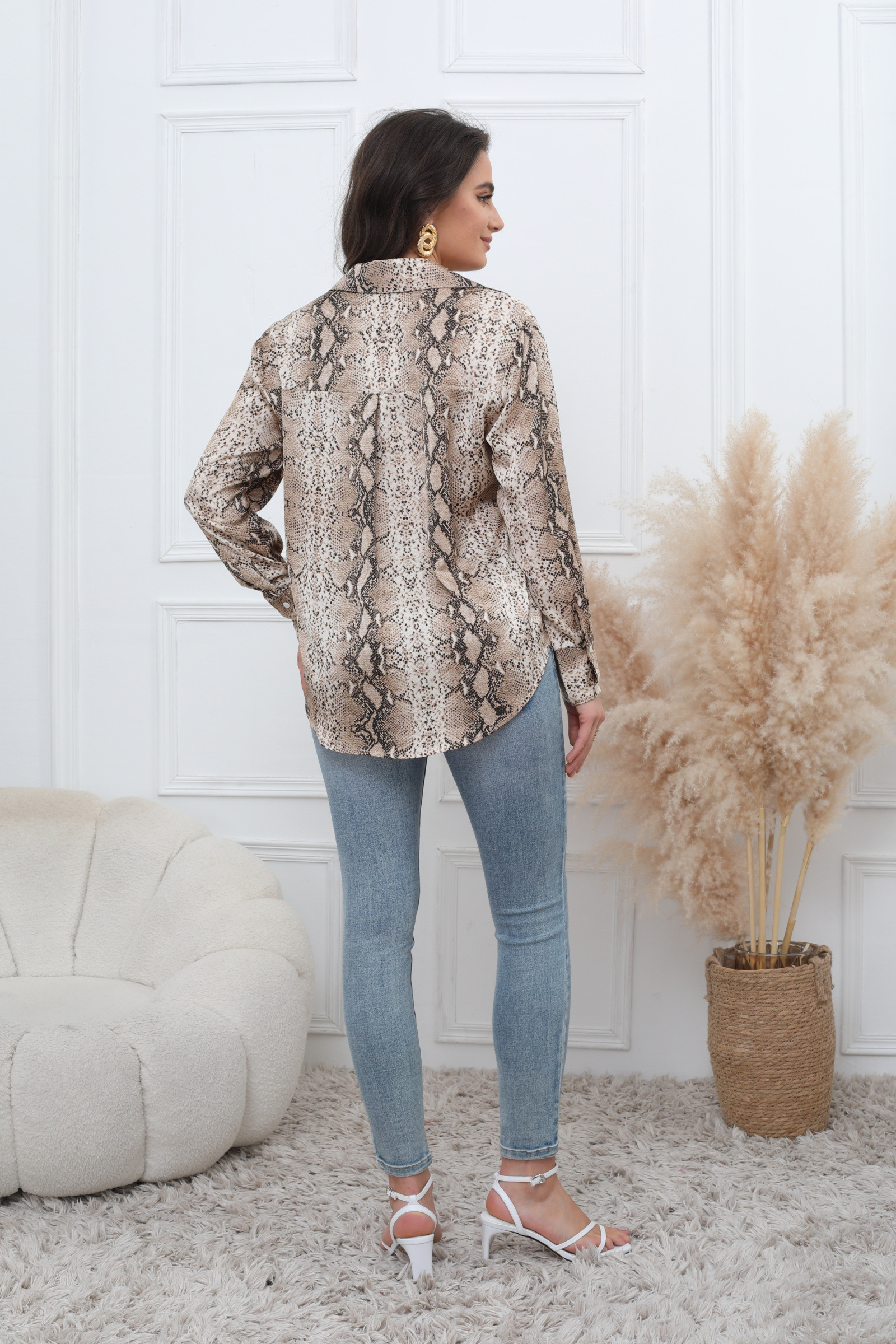 Shirt with Elegant Snake Print - Image 5