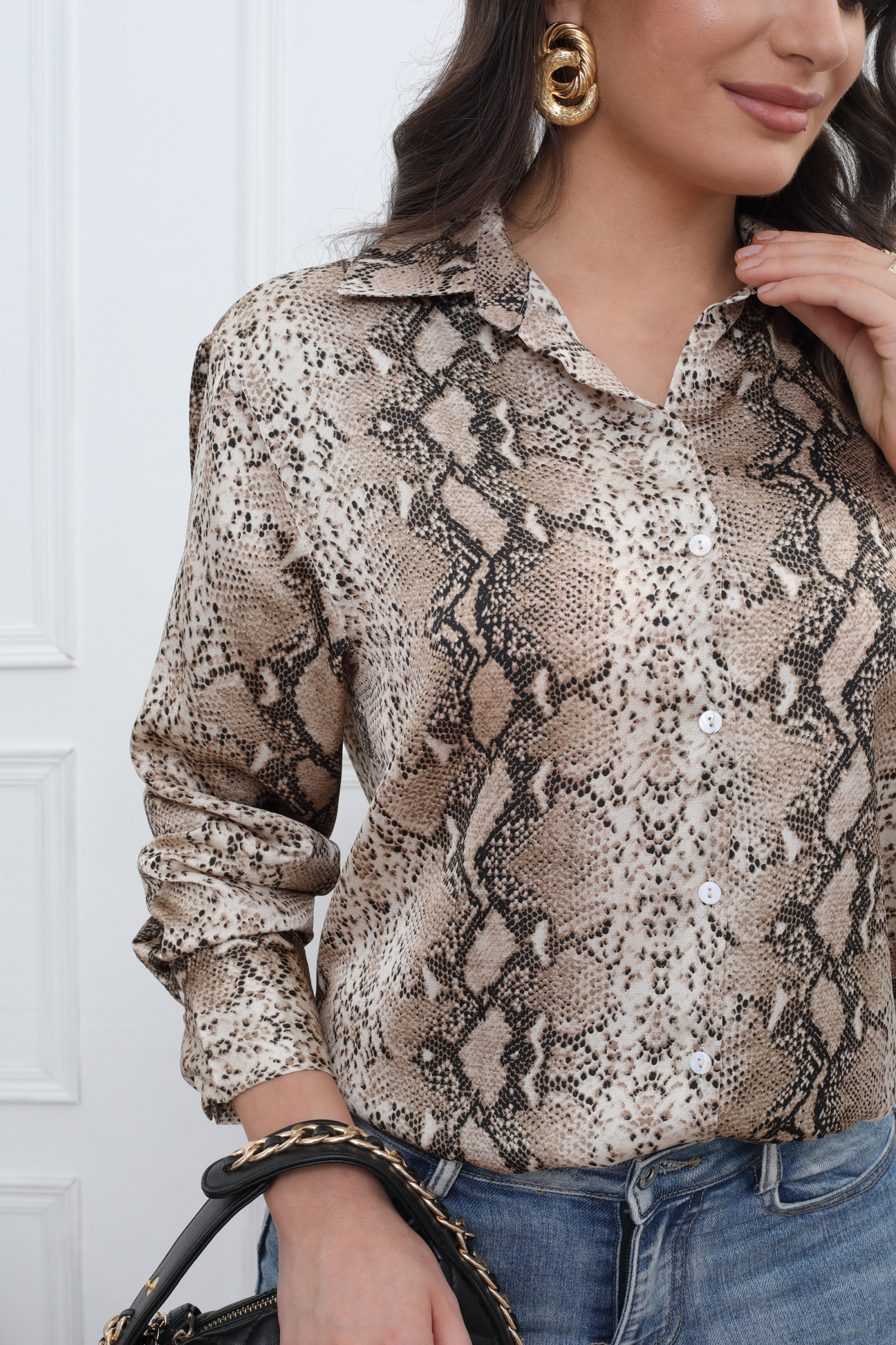 Shirt with Elegant Snake Print - Image 3