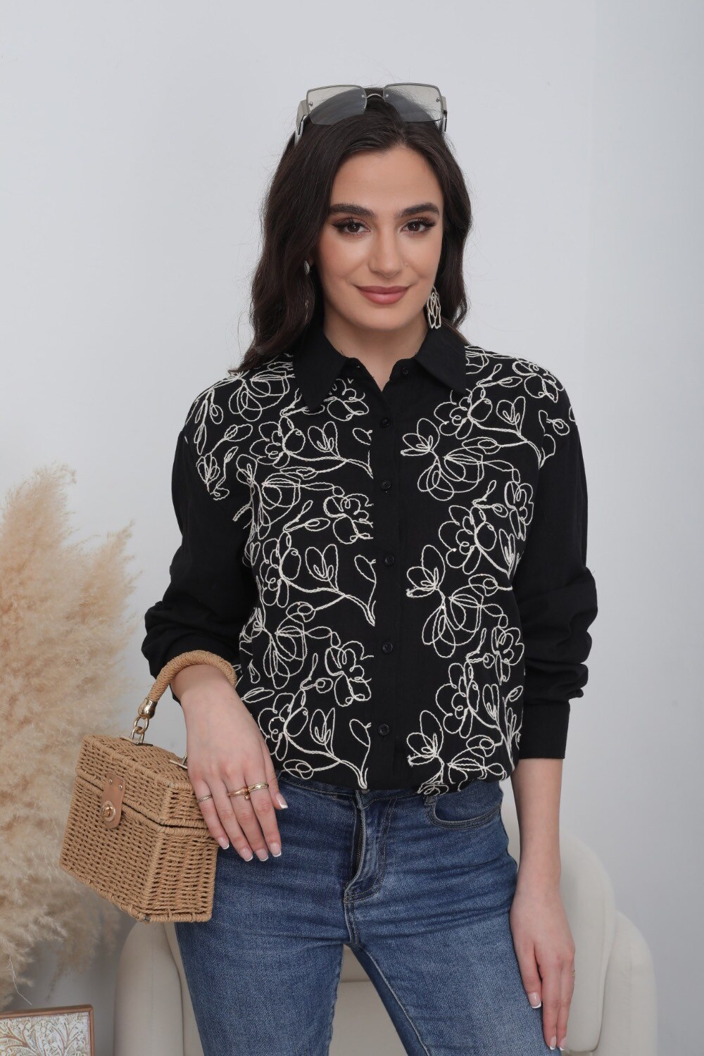 Embroidered shirt - Image 6
