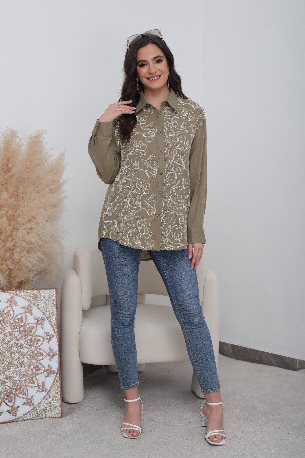Embroidered shirt - Image 10