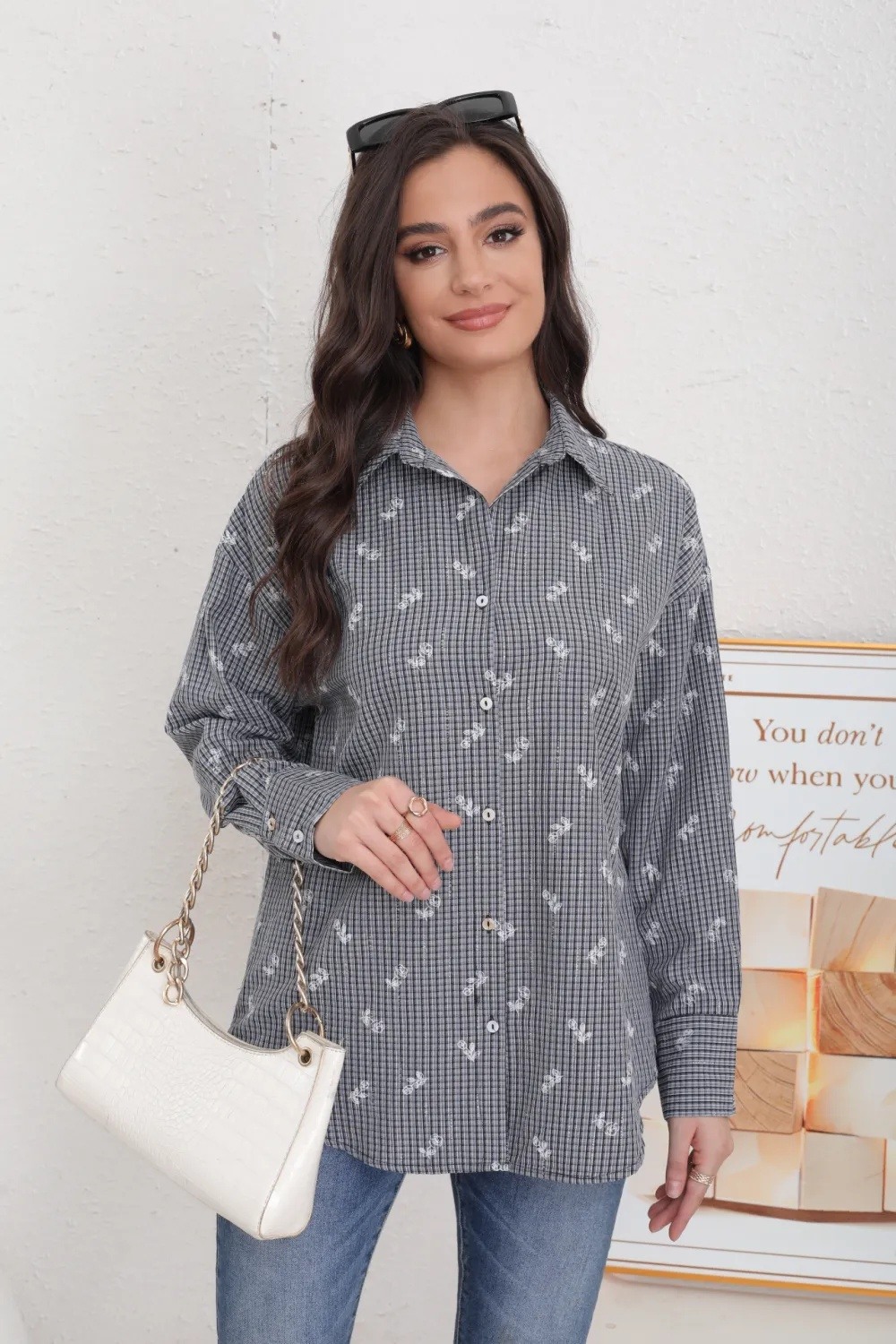 Gingham shirt with embroidered sequin flowers - Image 2