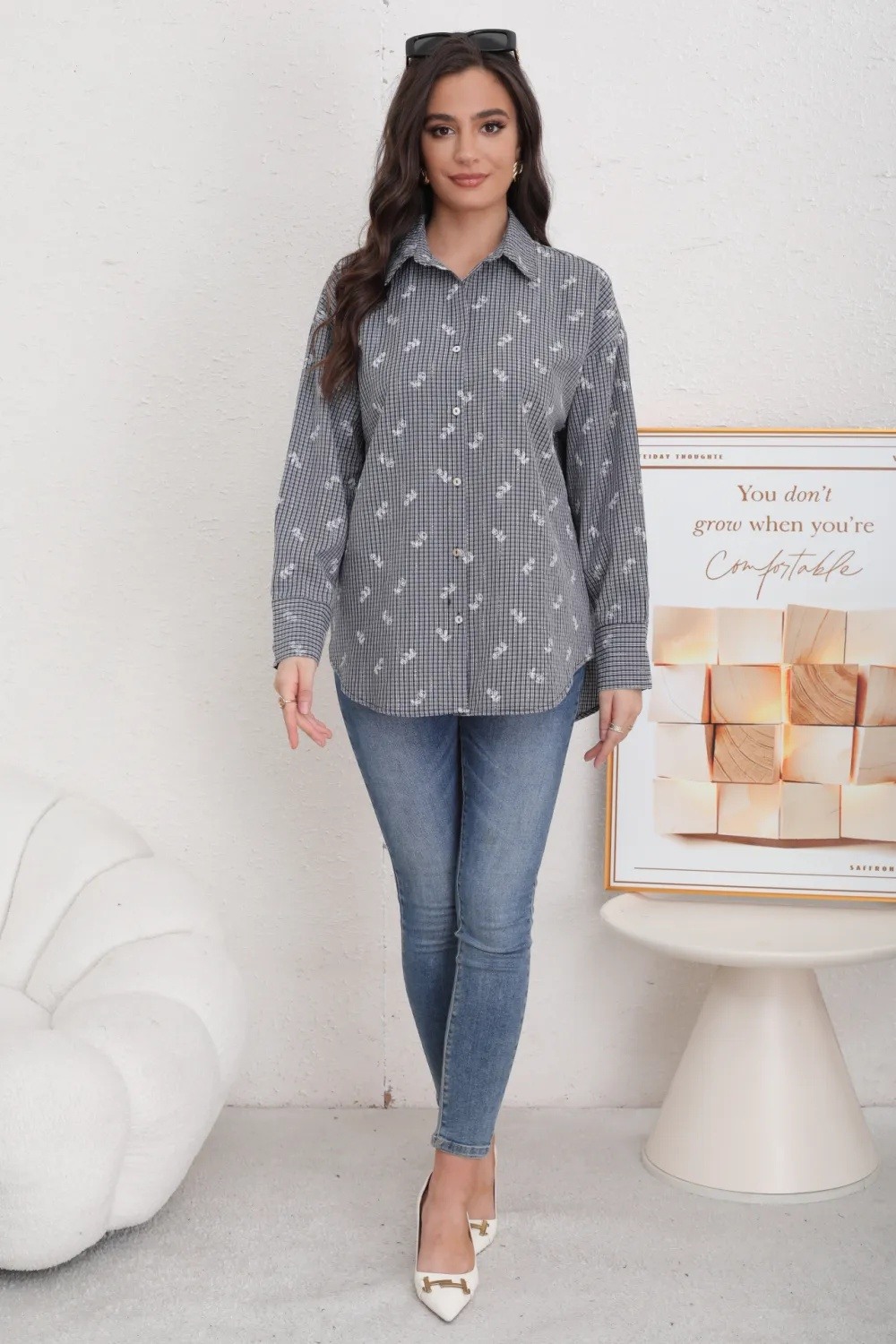 Gingham shirt with embroidered sequin flowers - Image 4