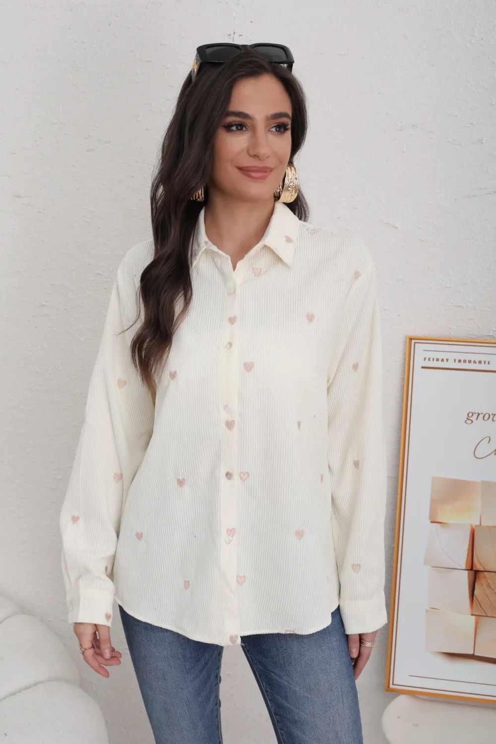 Samtbluse mit Goldherzstickerei - Image 9