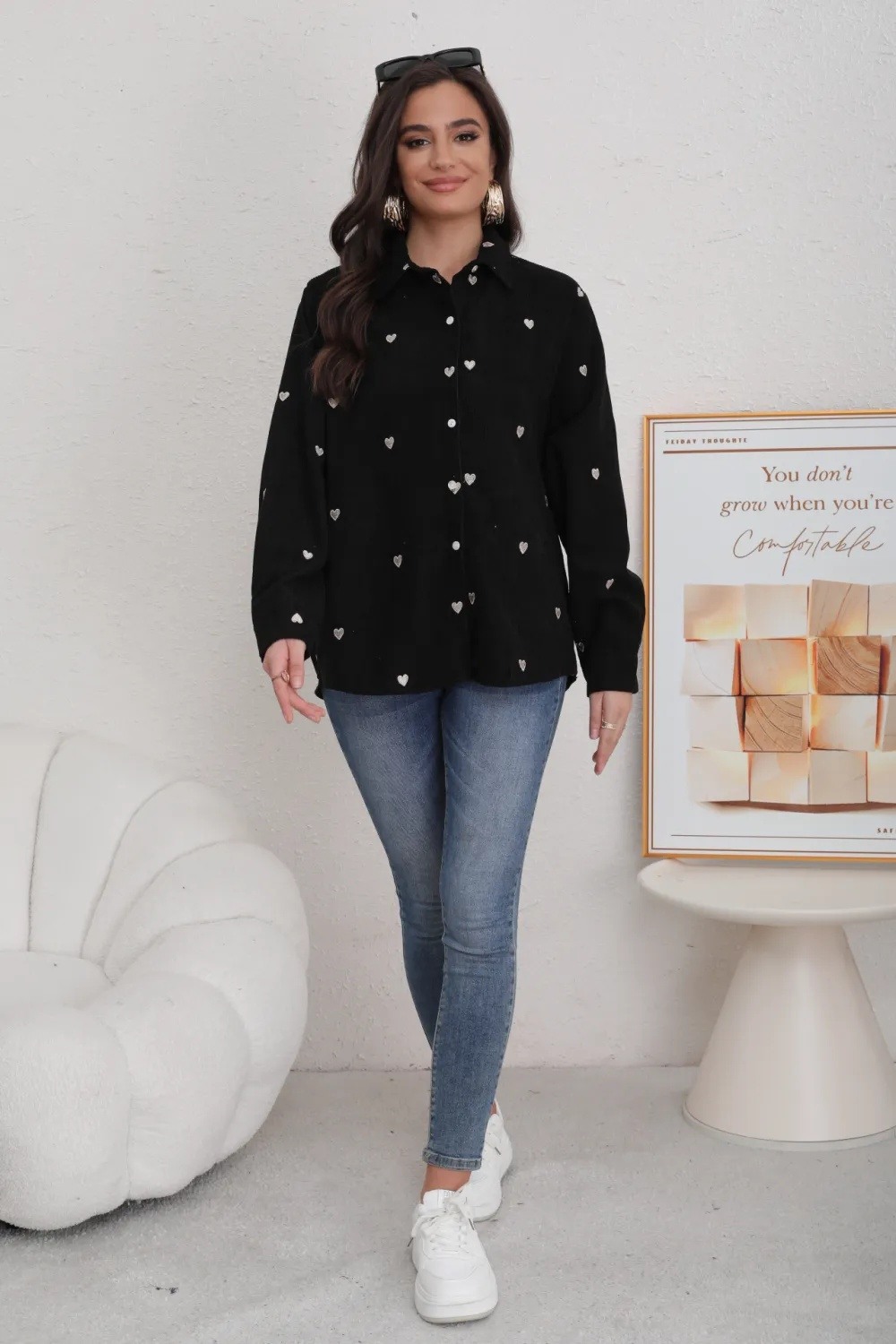 Samtbluse mit Goldherzstickerei - Image 7