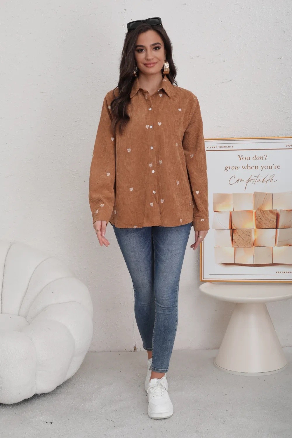 Samtbluse mit Goldherzstickerei - Image 6