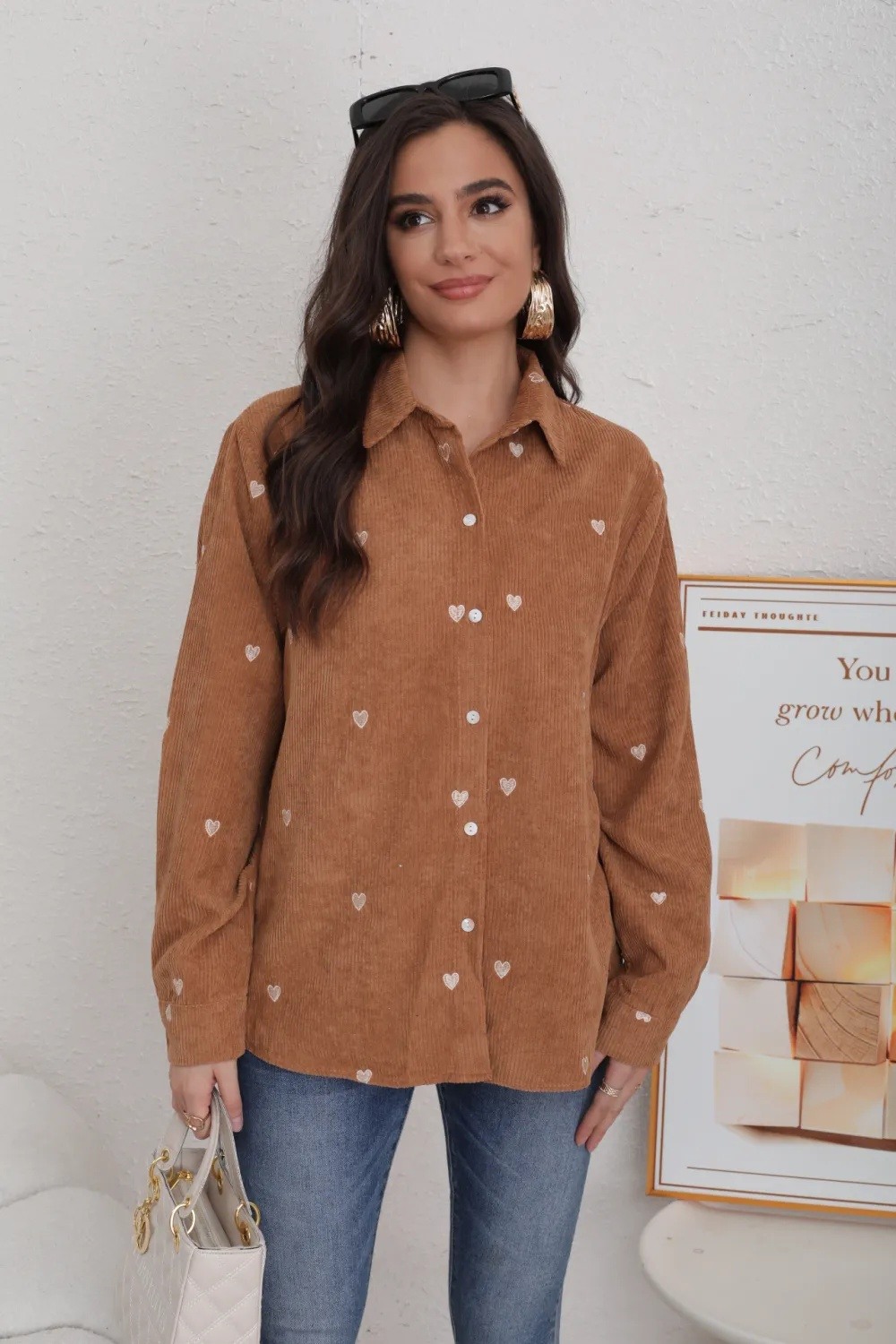 Samtbluse mit Goldherzstickerei - Image 3