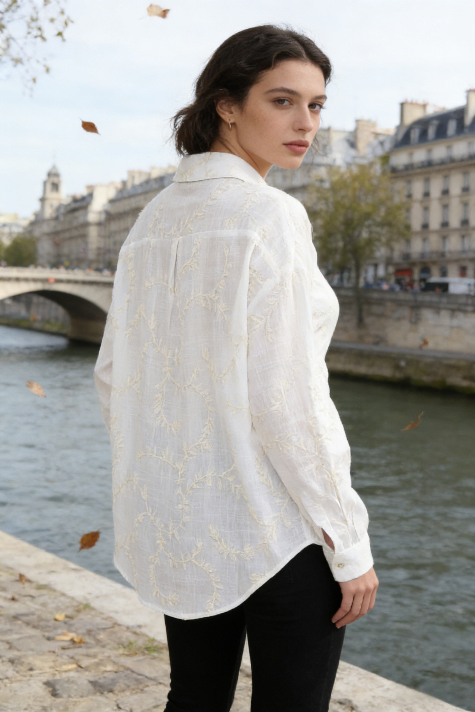 Chemise en broderie - Image 6