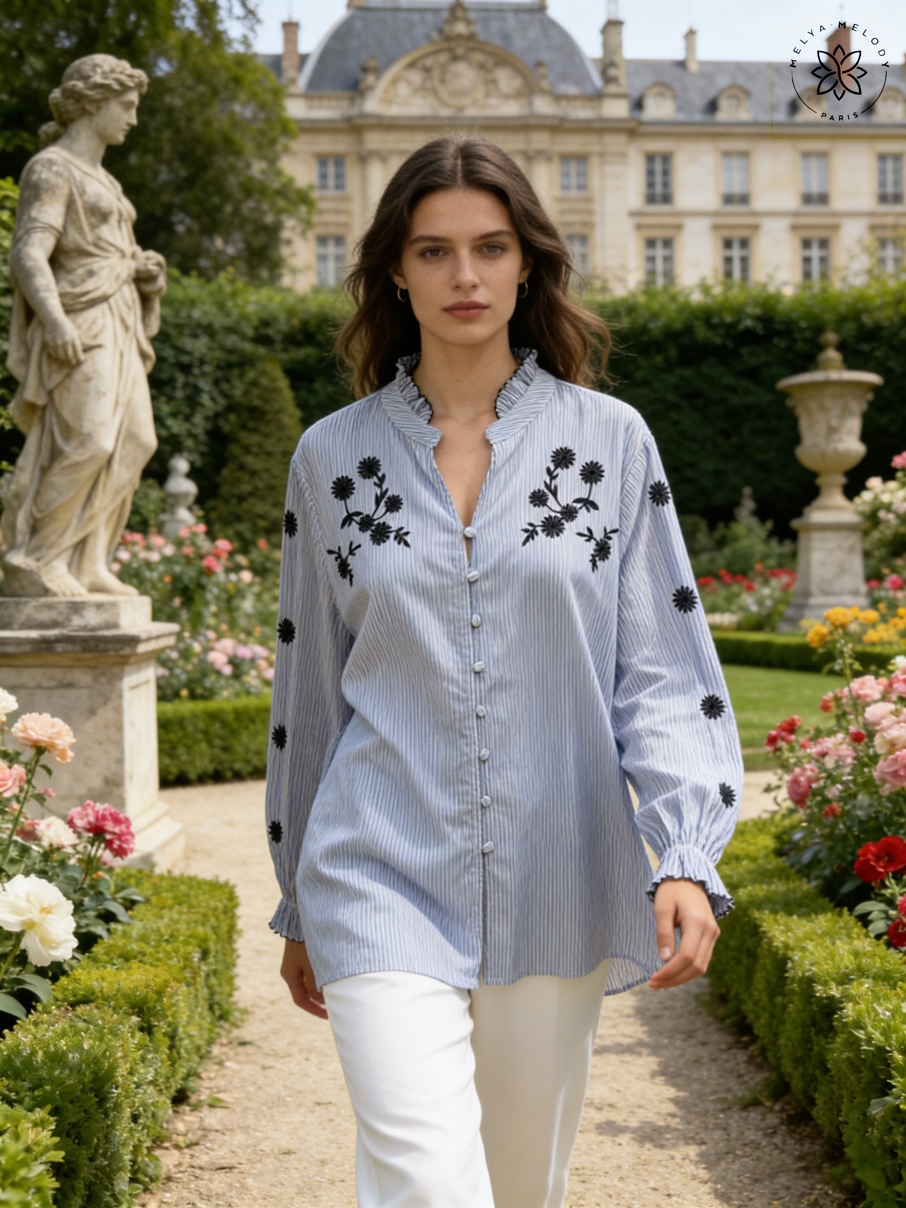 Blusa de rayas de manga larga adornada con bordados delicados - Image 6