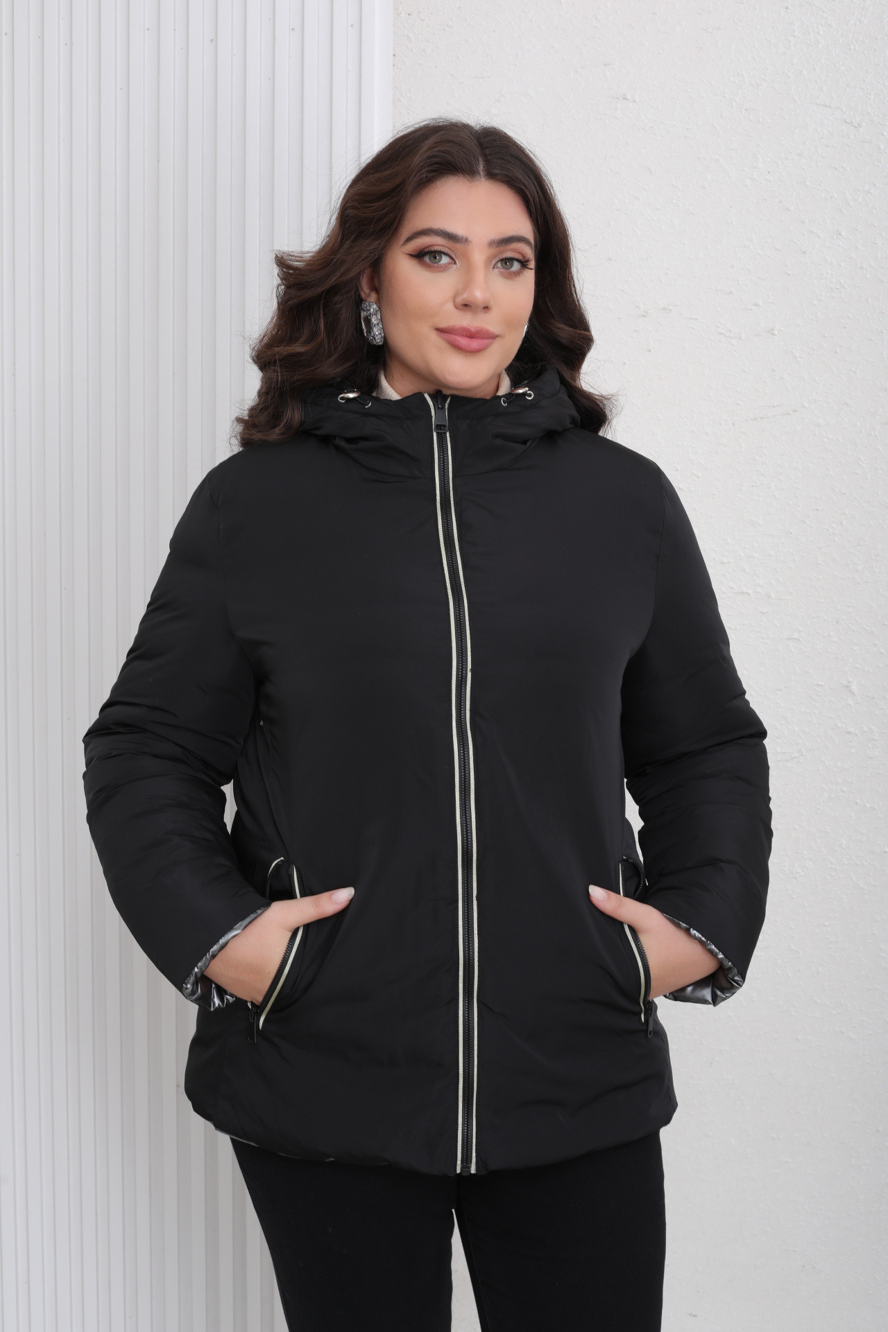 Wholesaler Melya Melody - Waterproof reversible short puffer jacket with hood in plus size