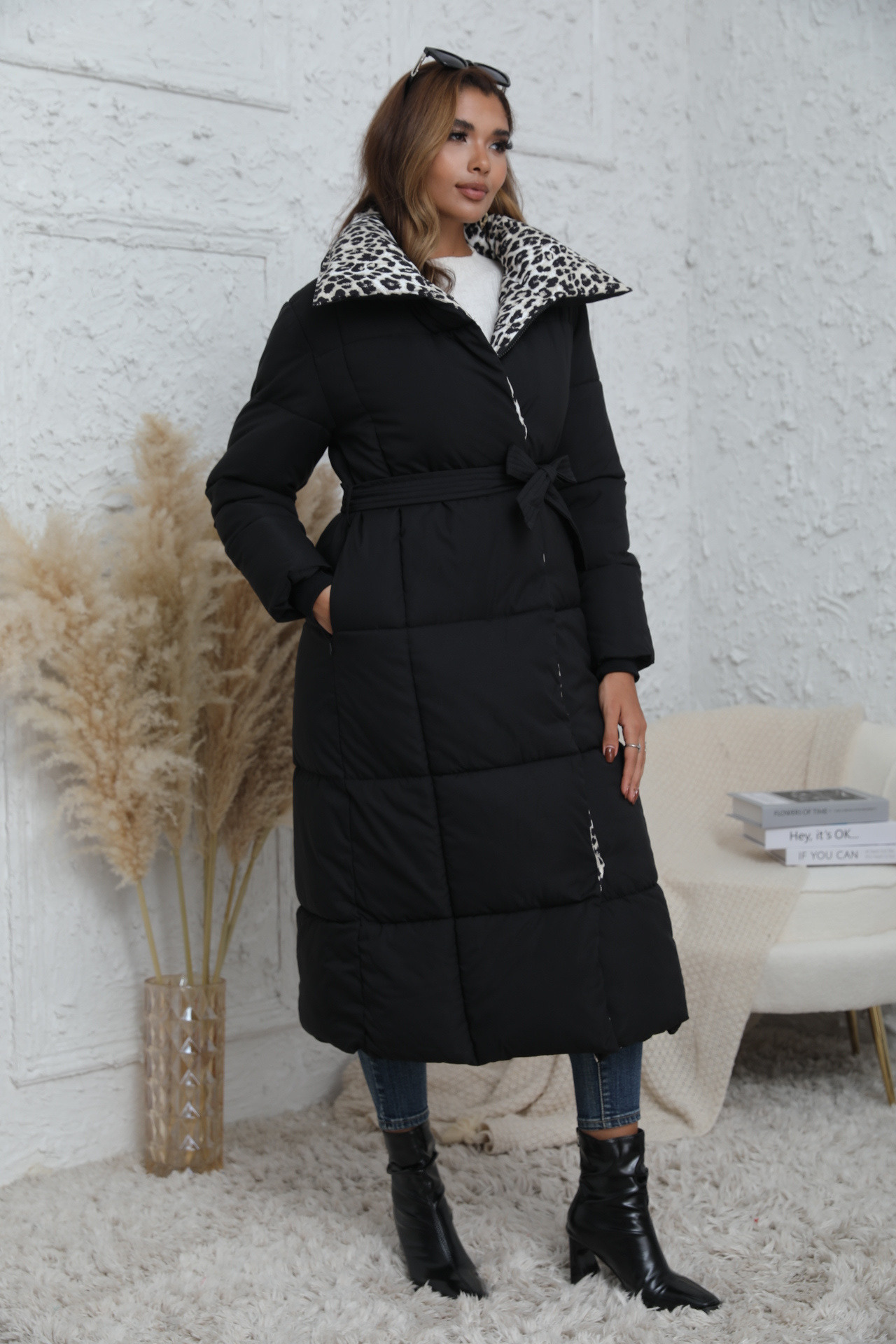 Long puffer jacket with leopard collar - Image 2