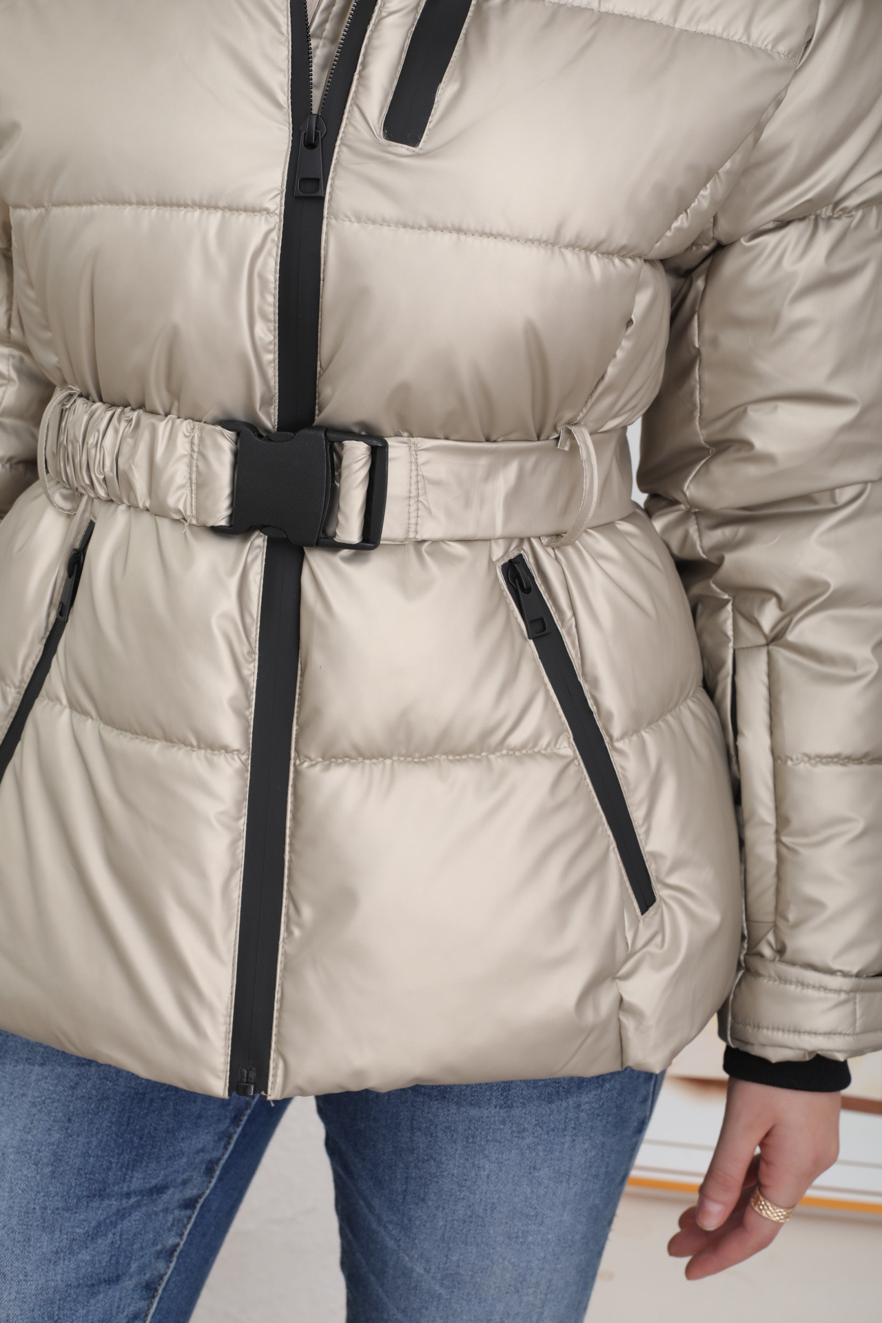Chaqueta acolchada bicolor para mujer - Image 9
