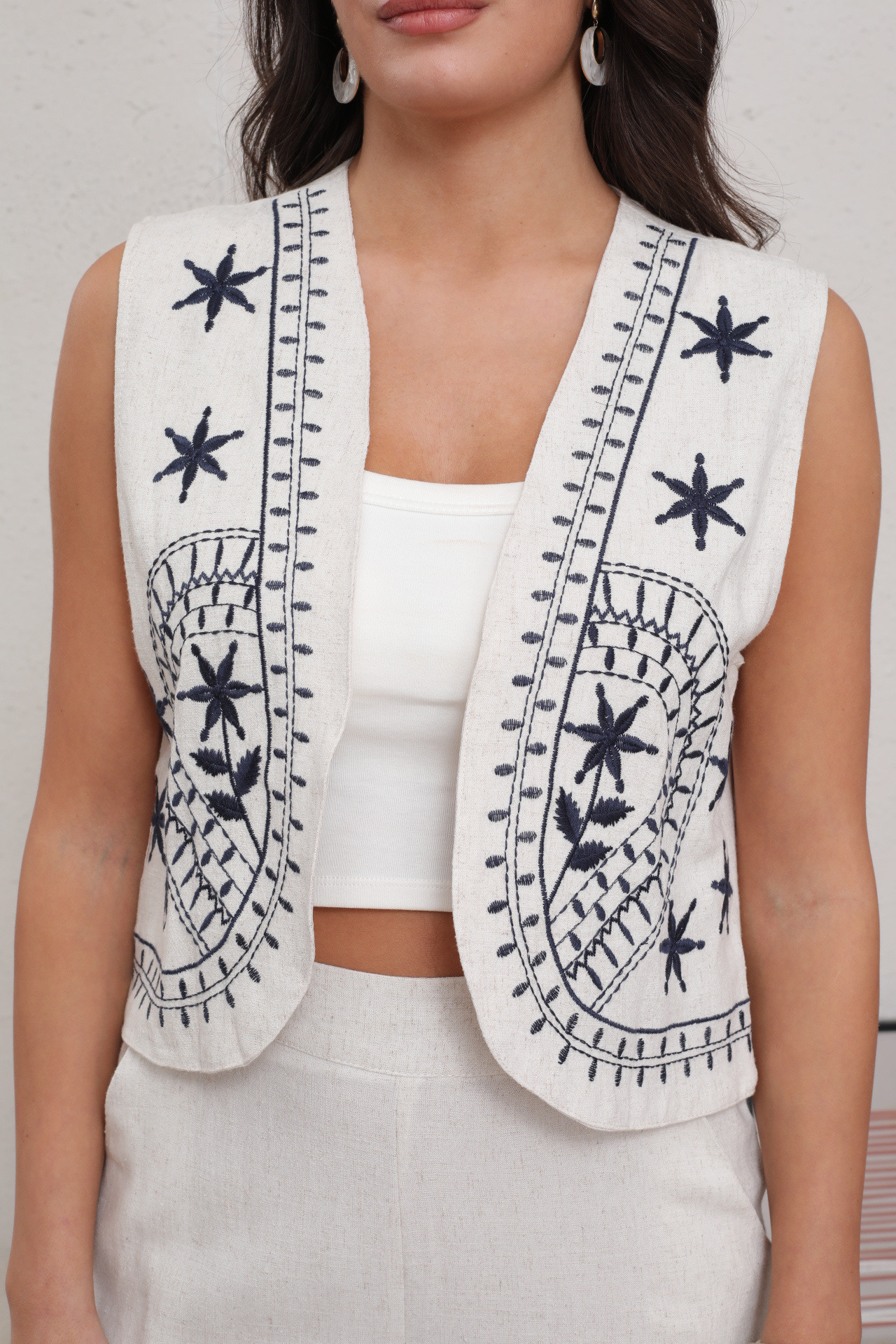 Set with embroidered pants - Image 3