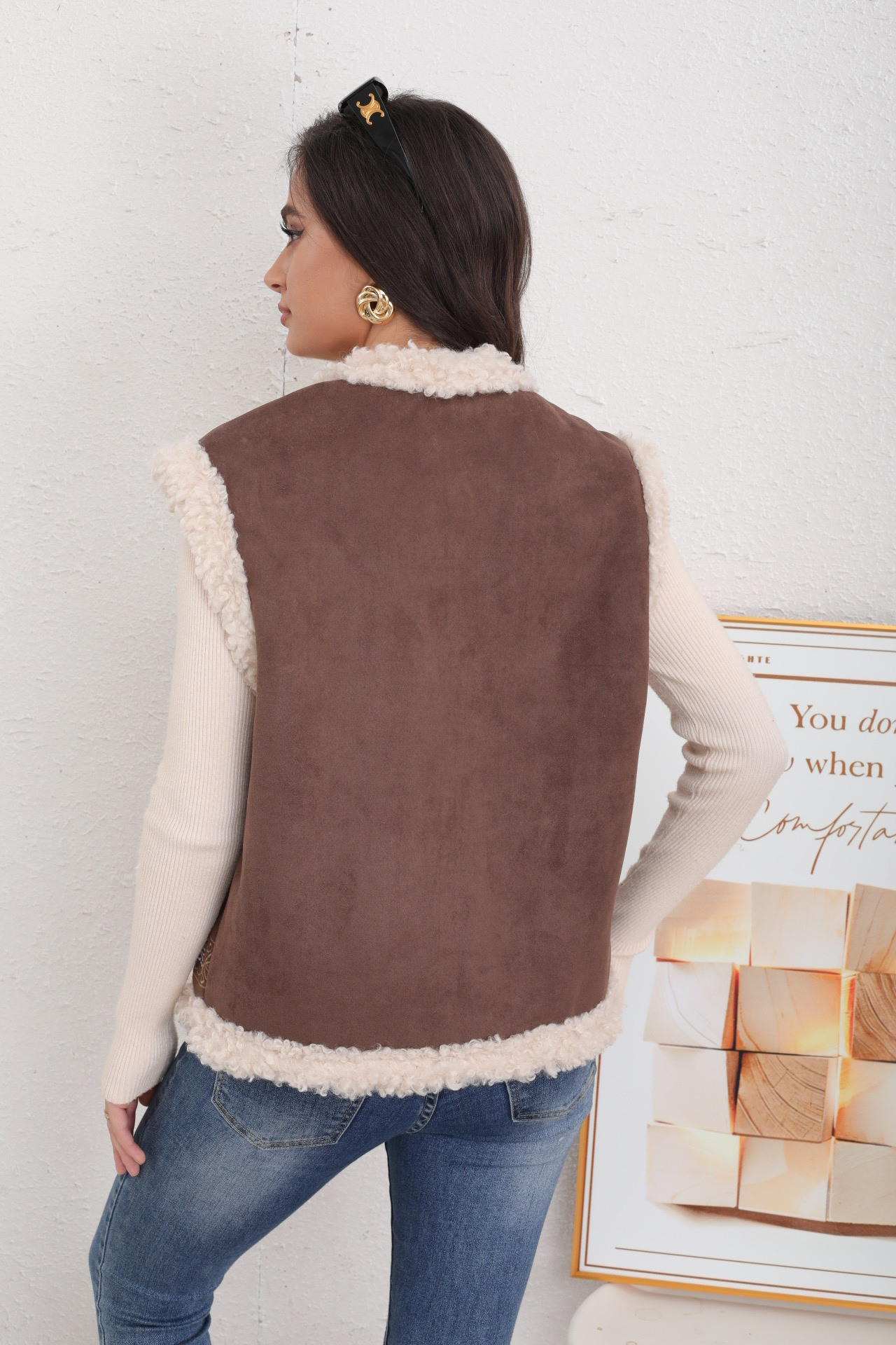 Gilet in Pile Ricamato - Image 17