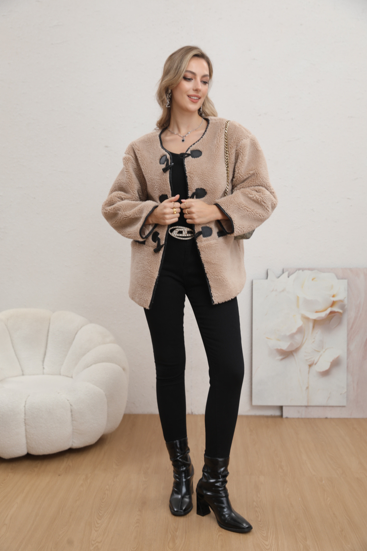 Short faux fur coat - Image 7
