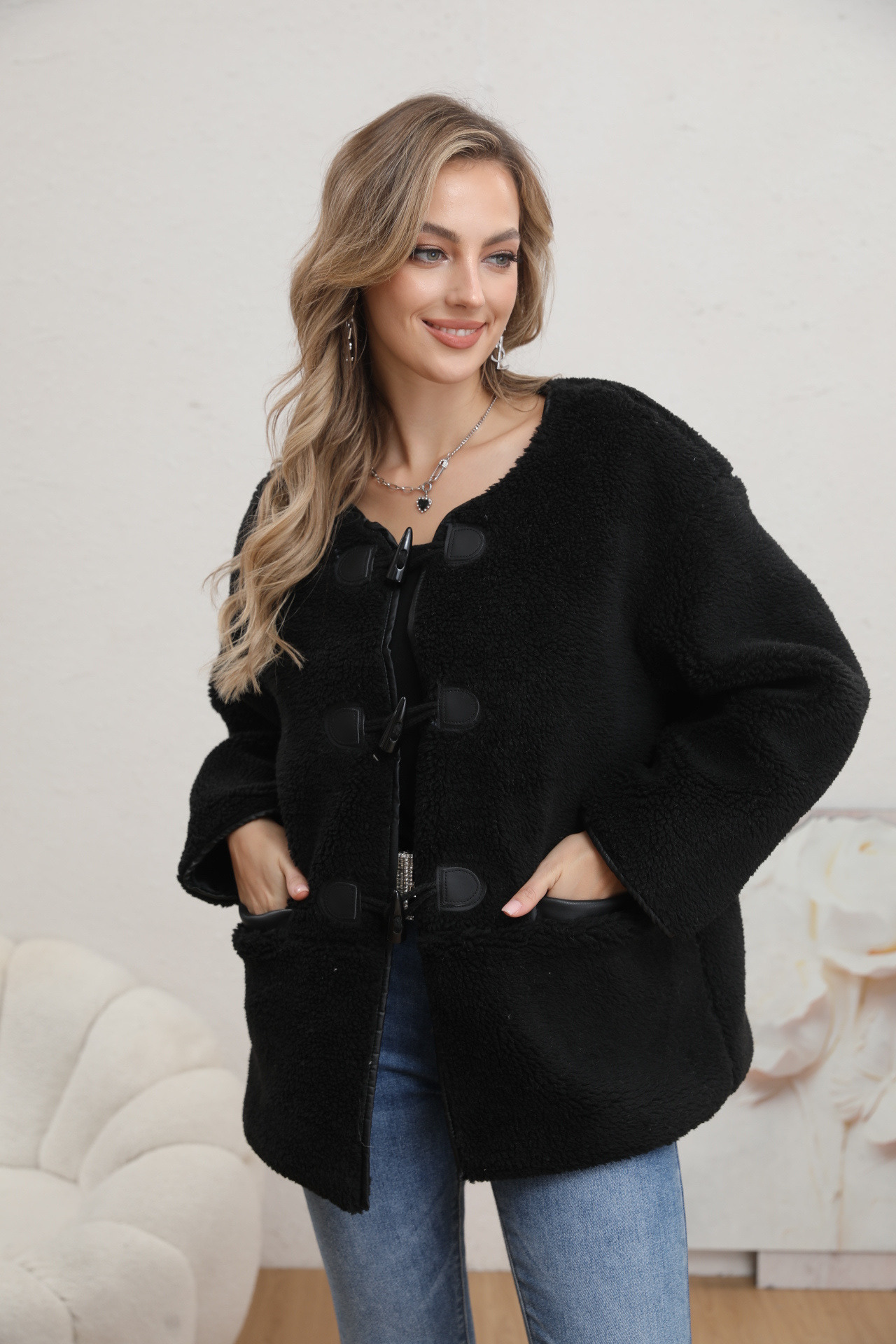 Short faux fur coat - Image 11