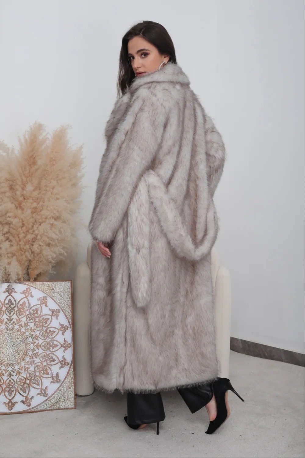 Manteau en fourrure à ceinture - Image 6
