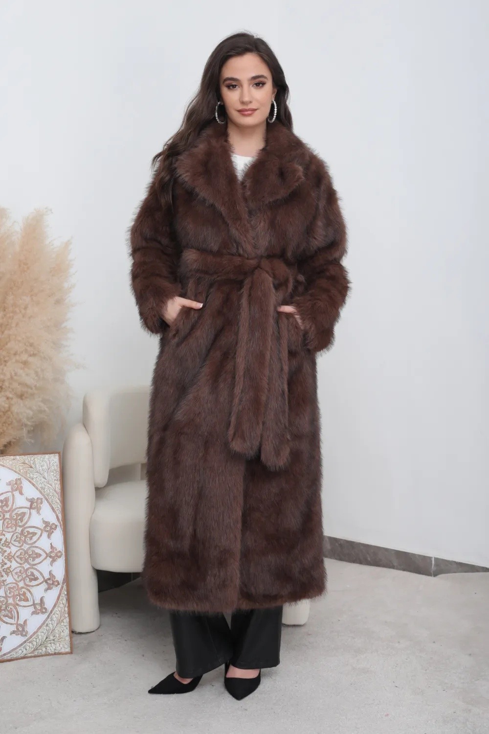 Cappotto lungo in pelliccia con cintura - Image 5
