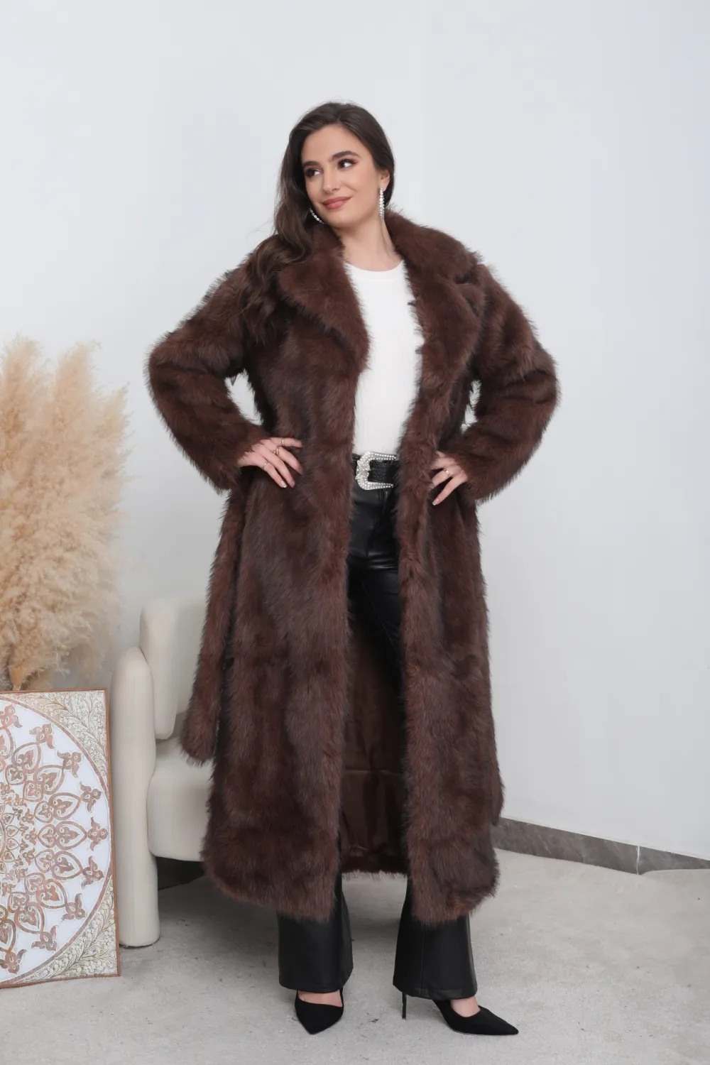 Cappotto lungo in pelliccia con cintura - Image 7