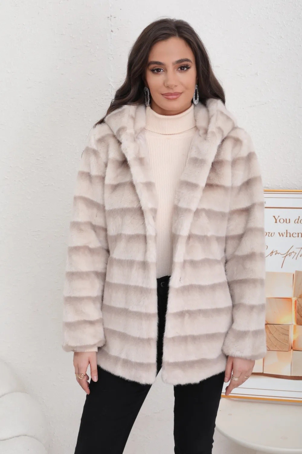 Mid-length mink fur coat with hood and belt - Image 3