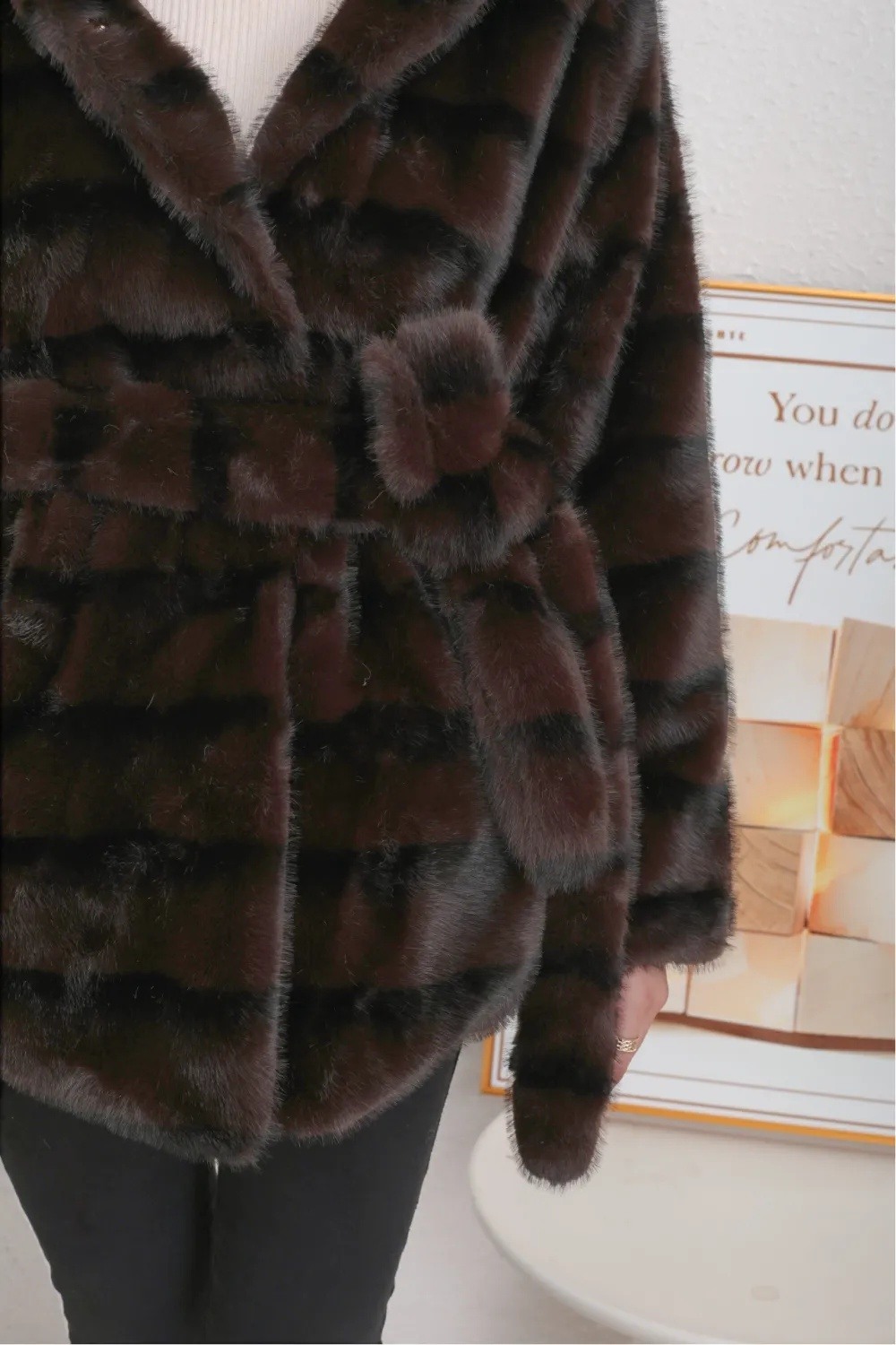 Mid-length mink fur coat with hood and belt - Image 15