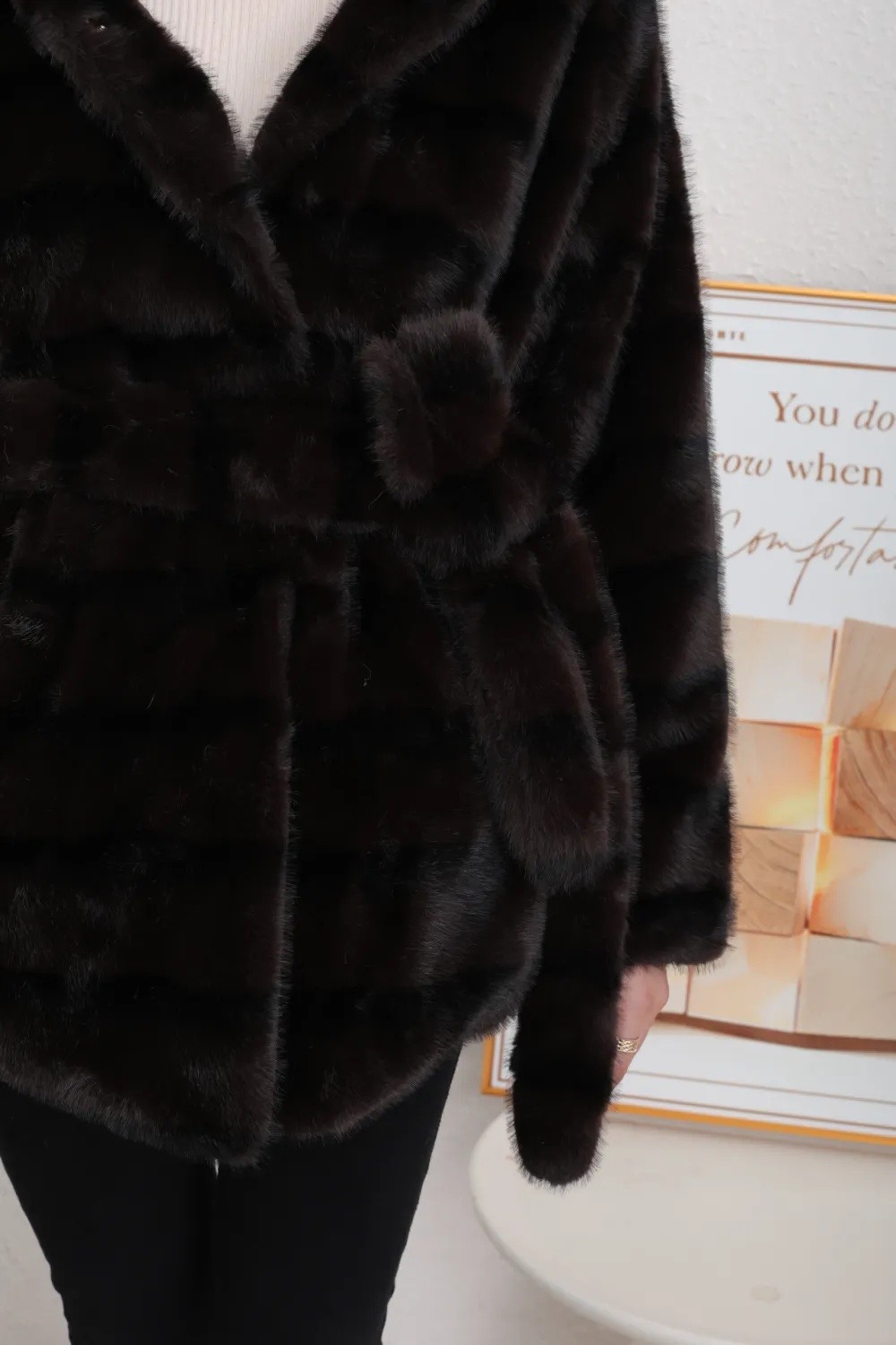 Mid-length mink fur coat with hood and belt - Image 16