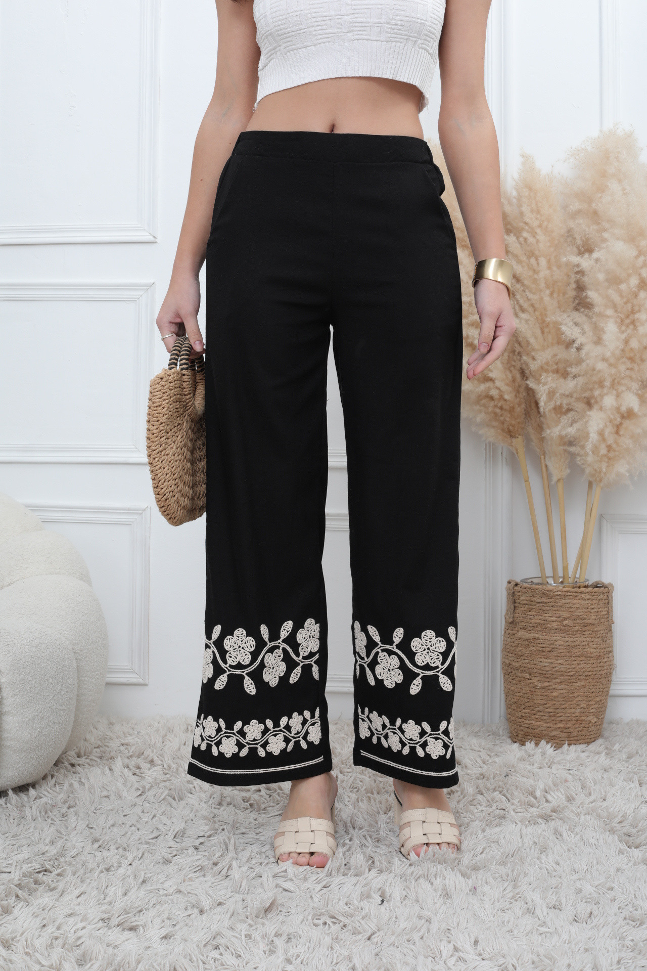 Pantalones bordados - Image 4