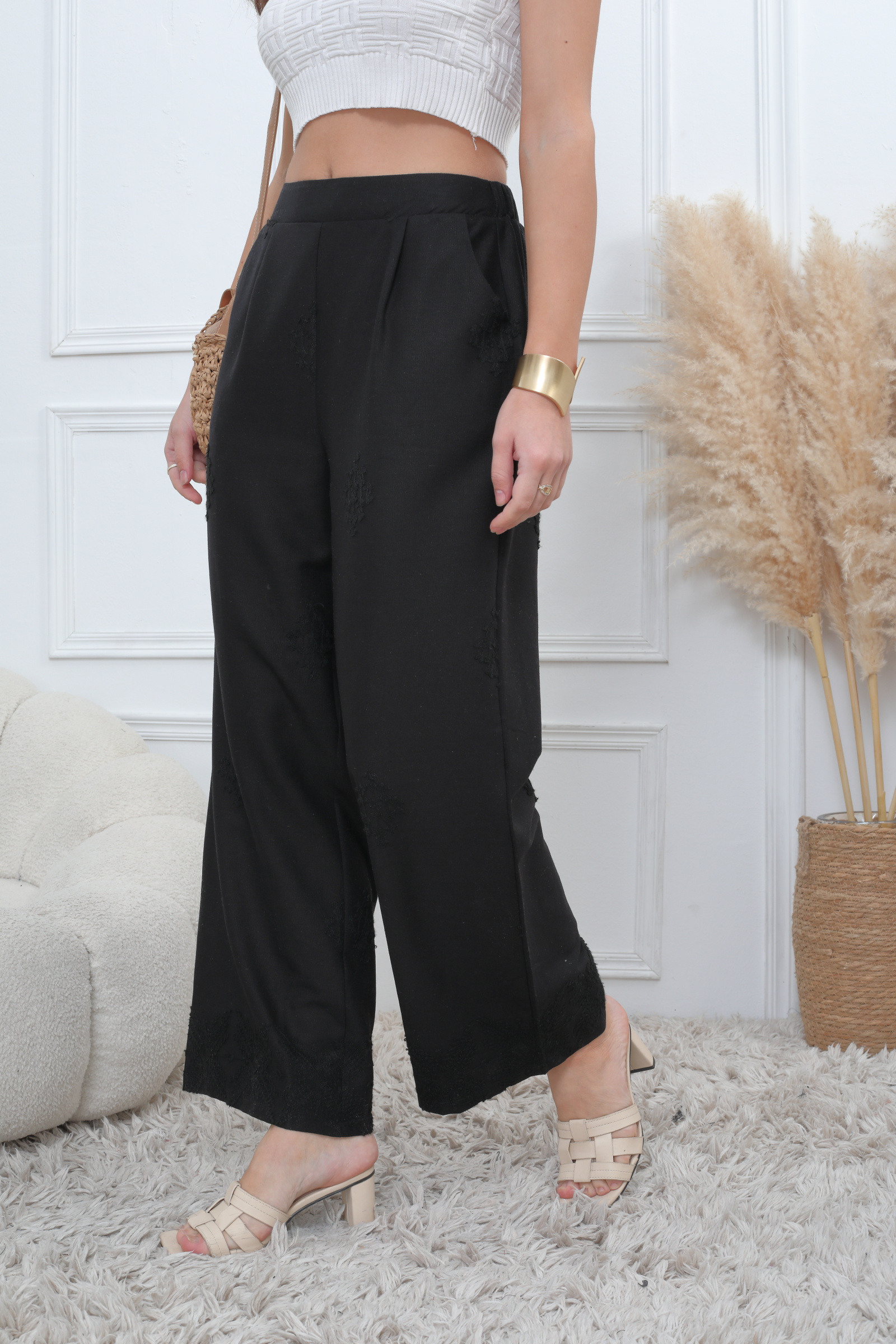 Pantalones bordados - Image 8