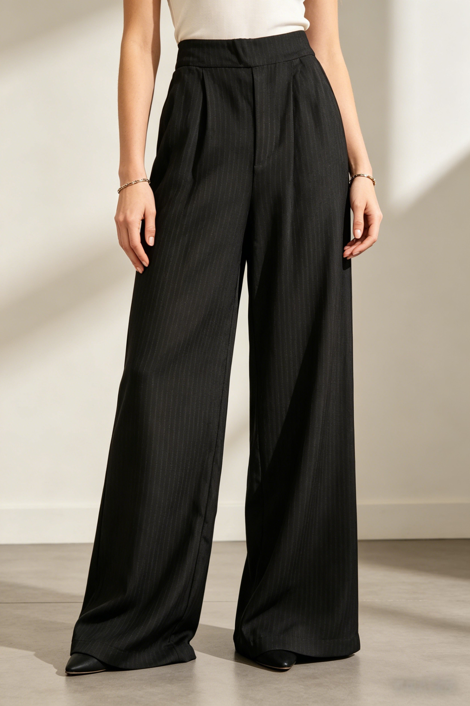 Pantalon satiné avec poches - Image 2