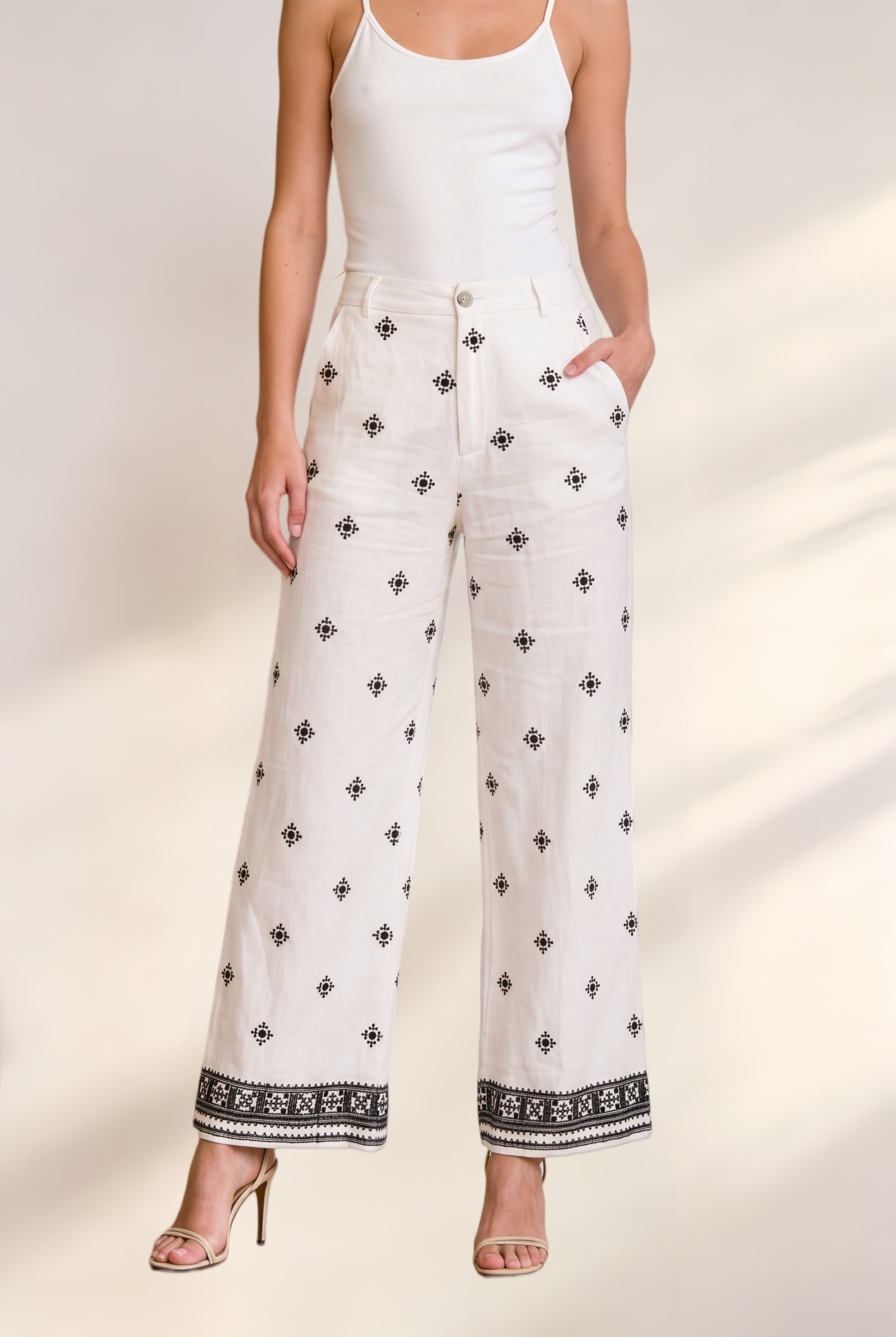 Pantalón de lino con bordado - Image 1