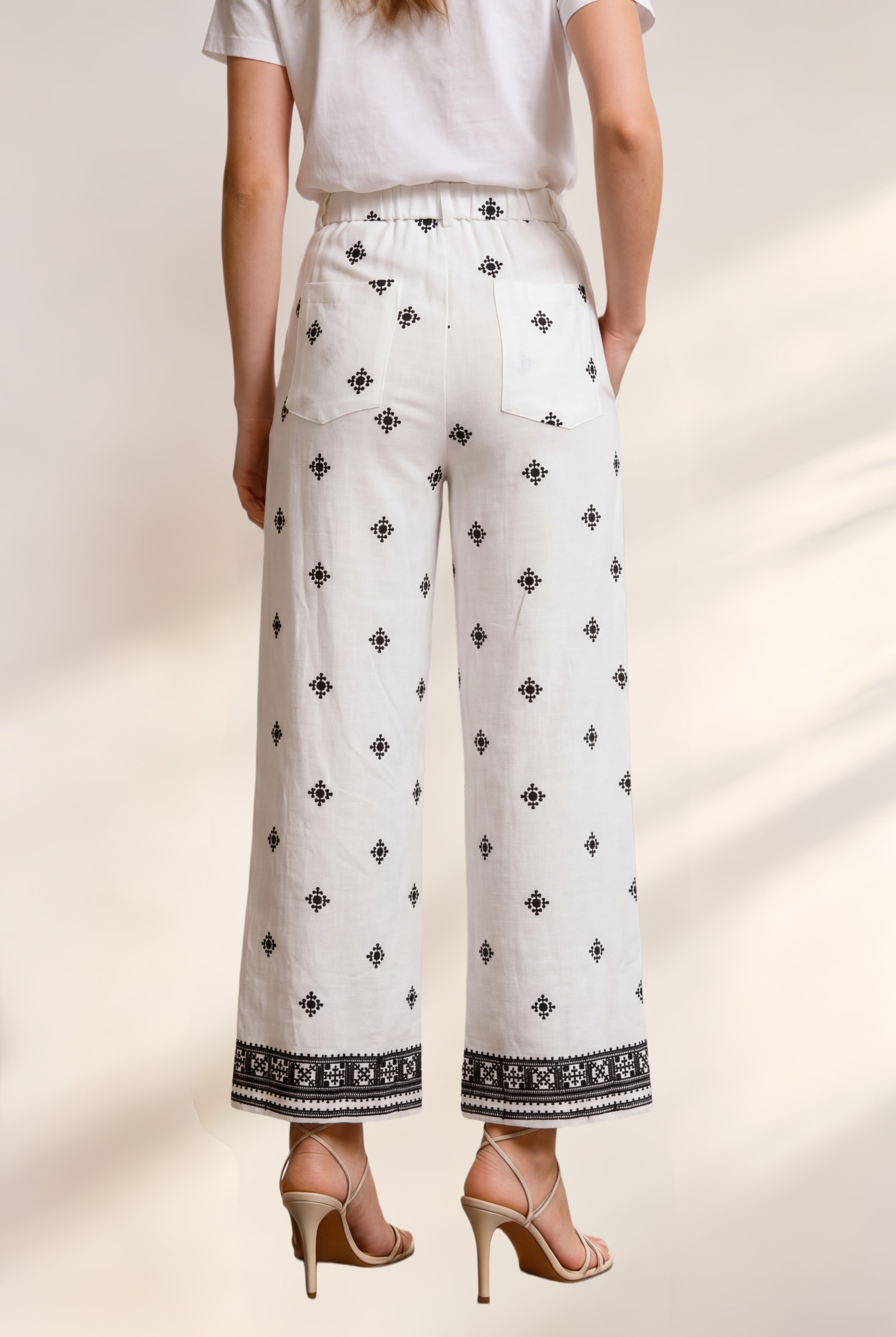 Pantalón de lino con bordado - Image 4