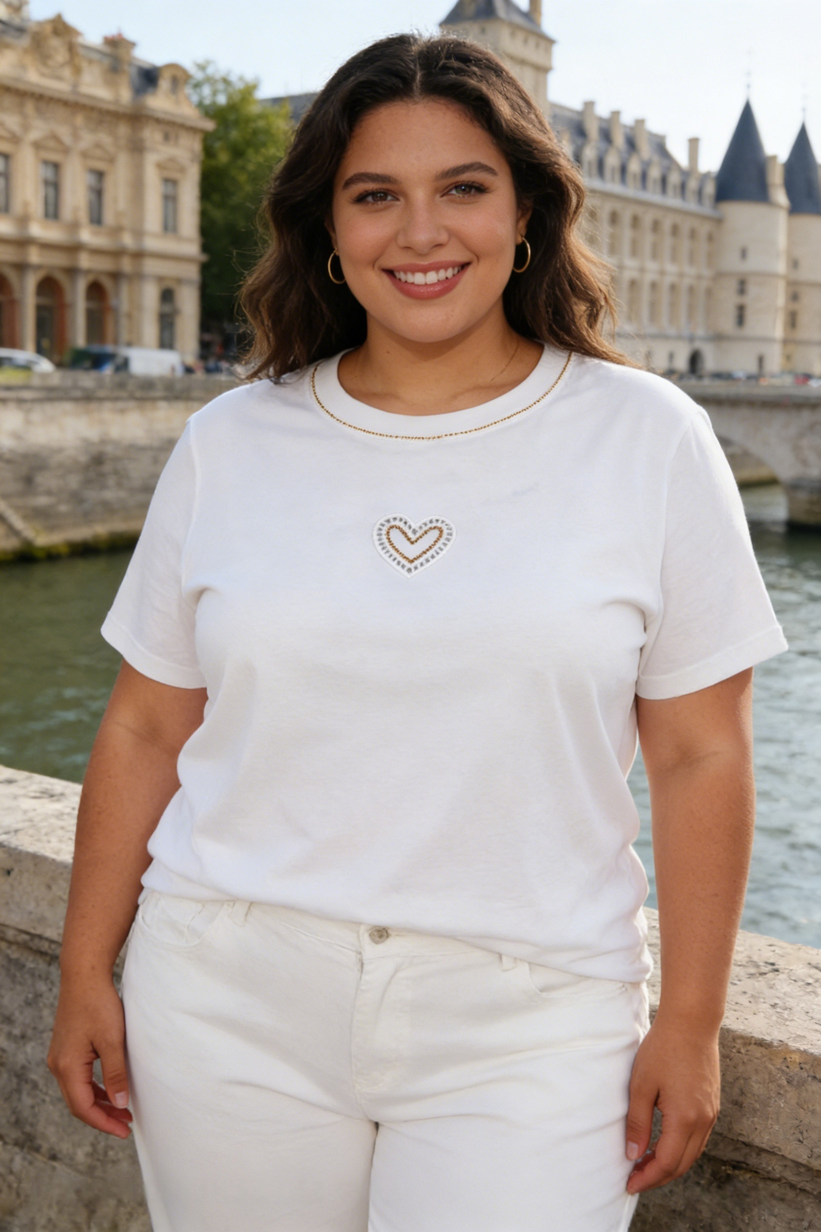 Camiseta de algodón en talla grande con corazón calado - Image 4