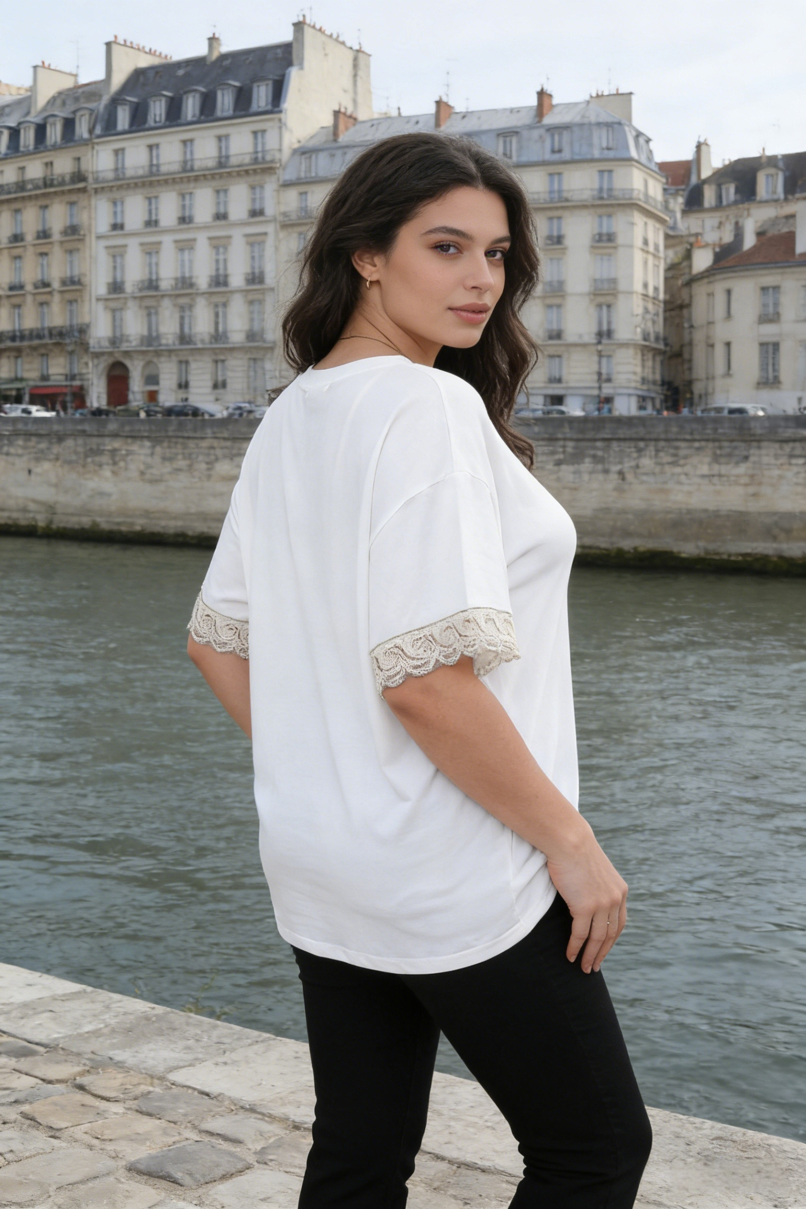 T-shirt ricamato - Image 5