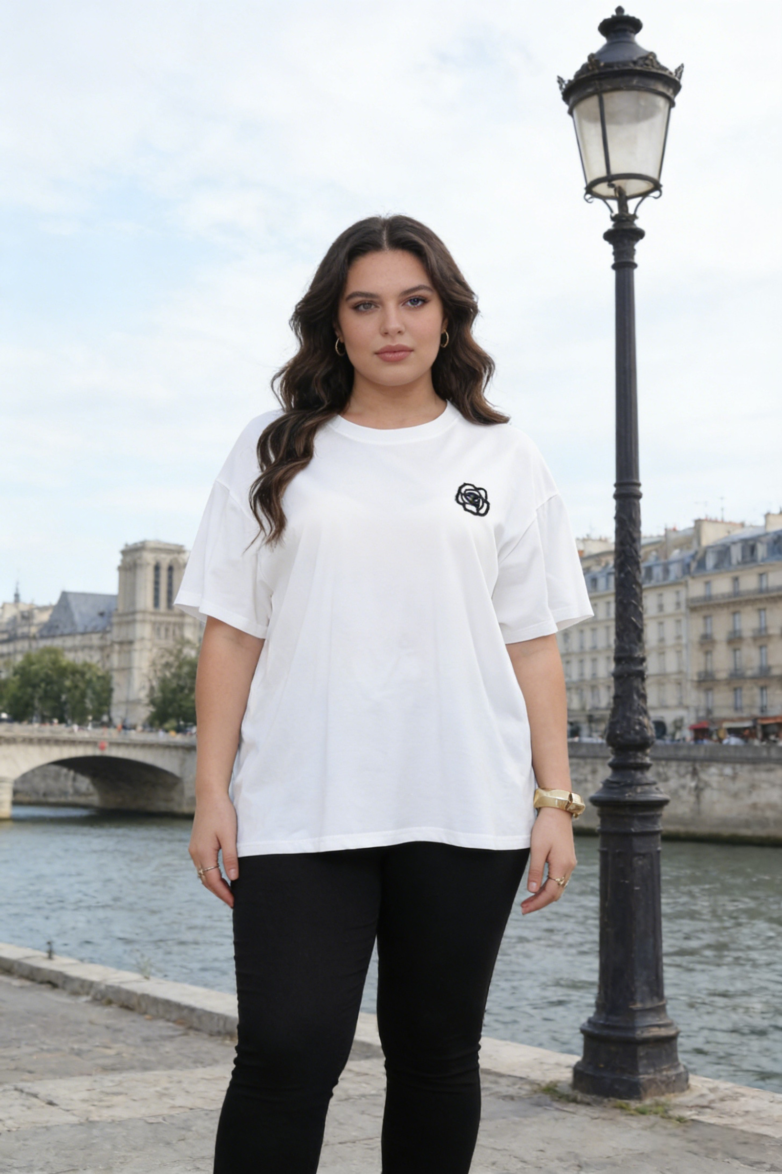 Embroidered t-shirt - Image 2