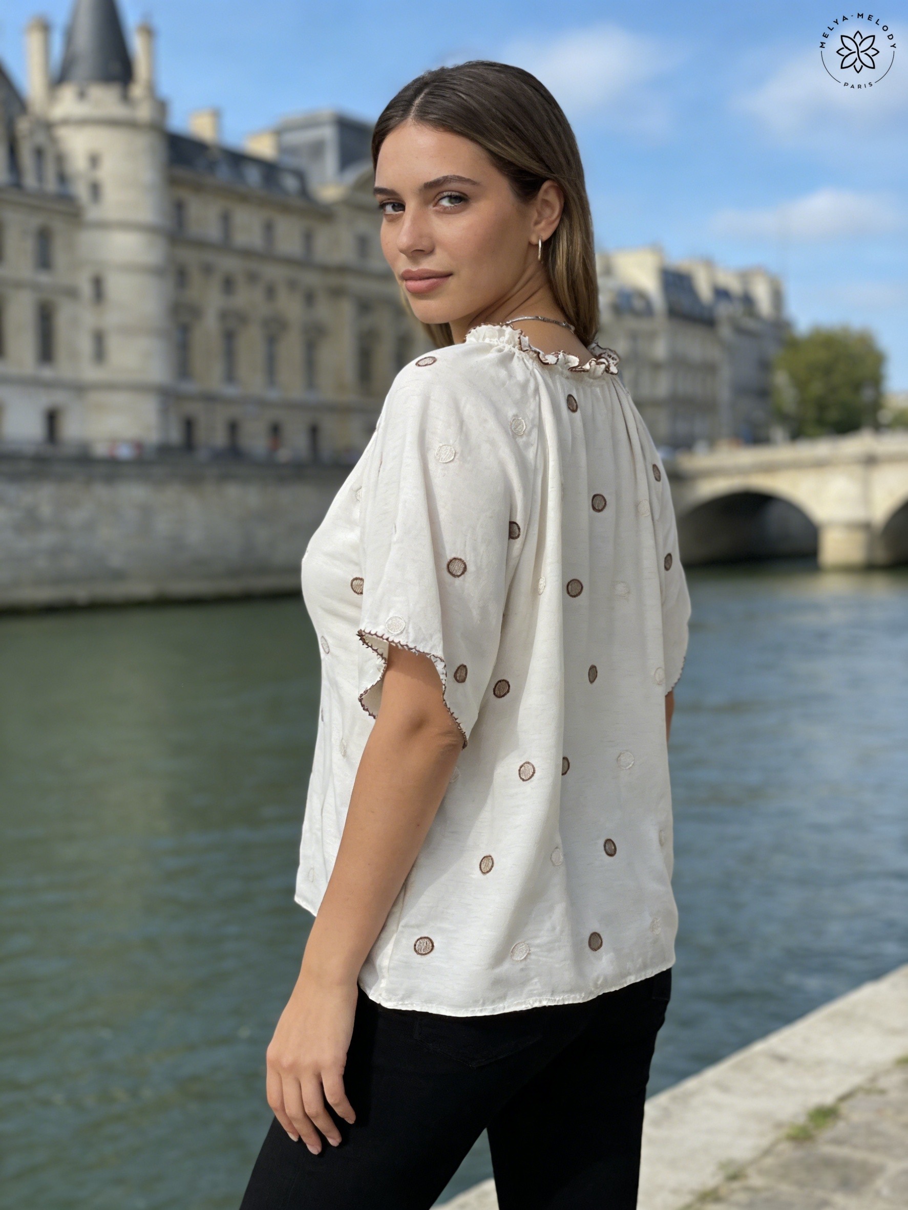 Short sleeve embroidered TOP - Image 3