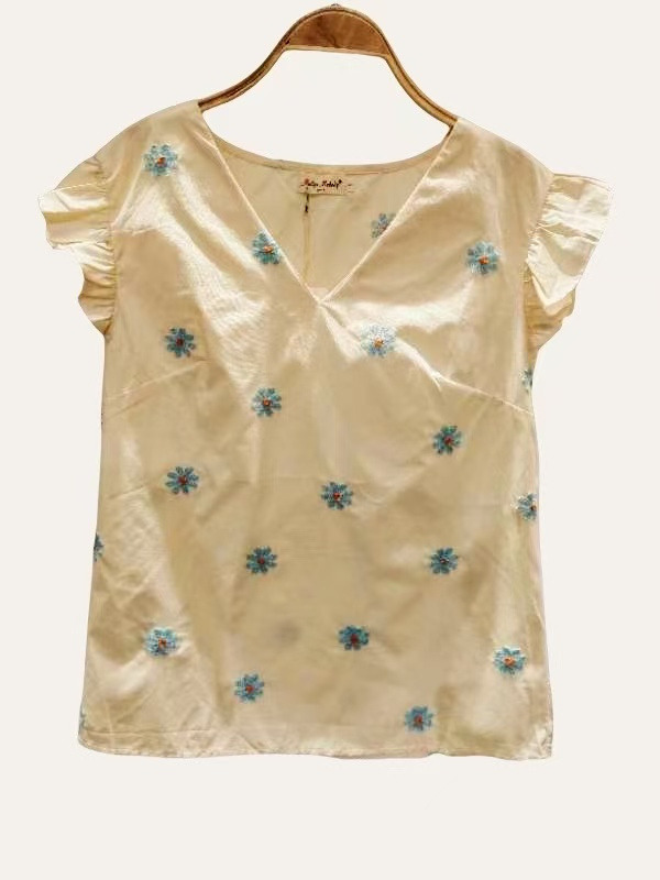Embroidered t-shirt - Image 4