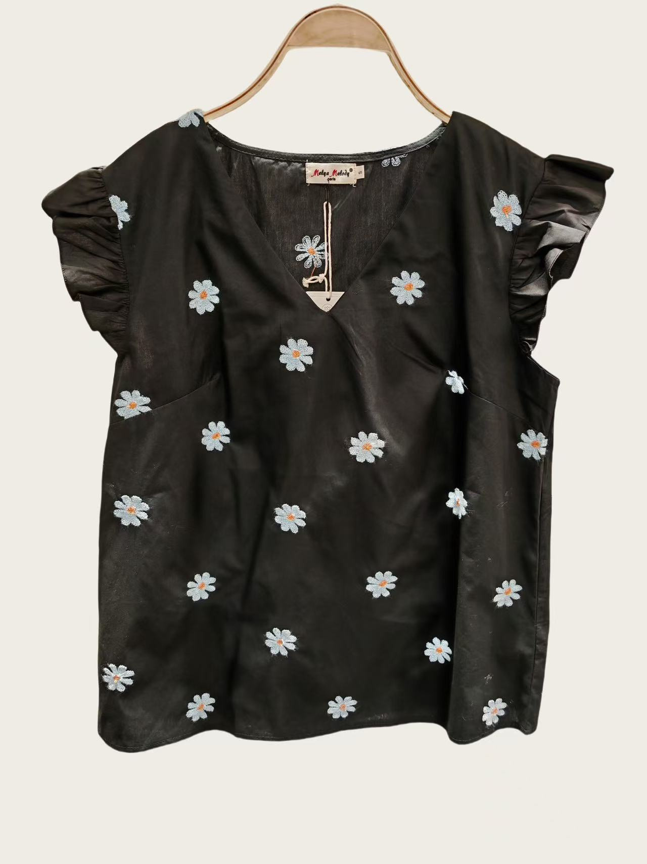 Embroidered t-shirt - Image 2
