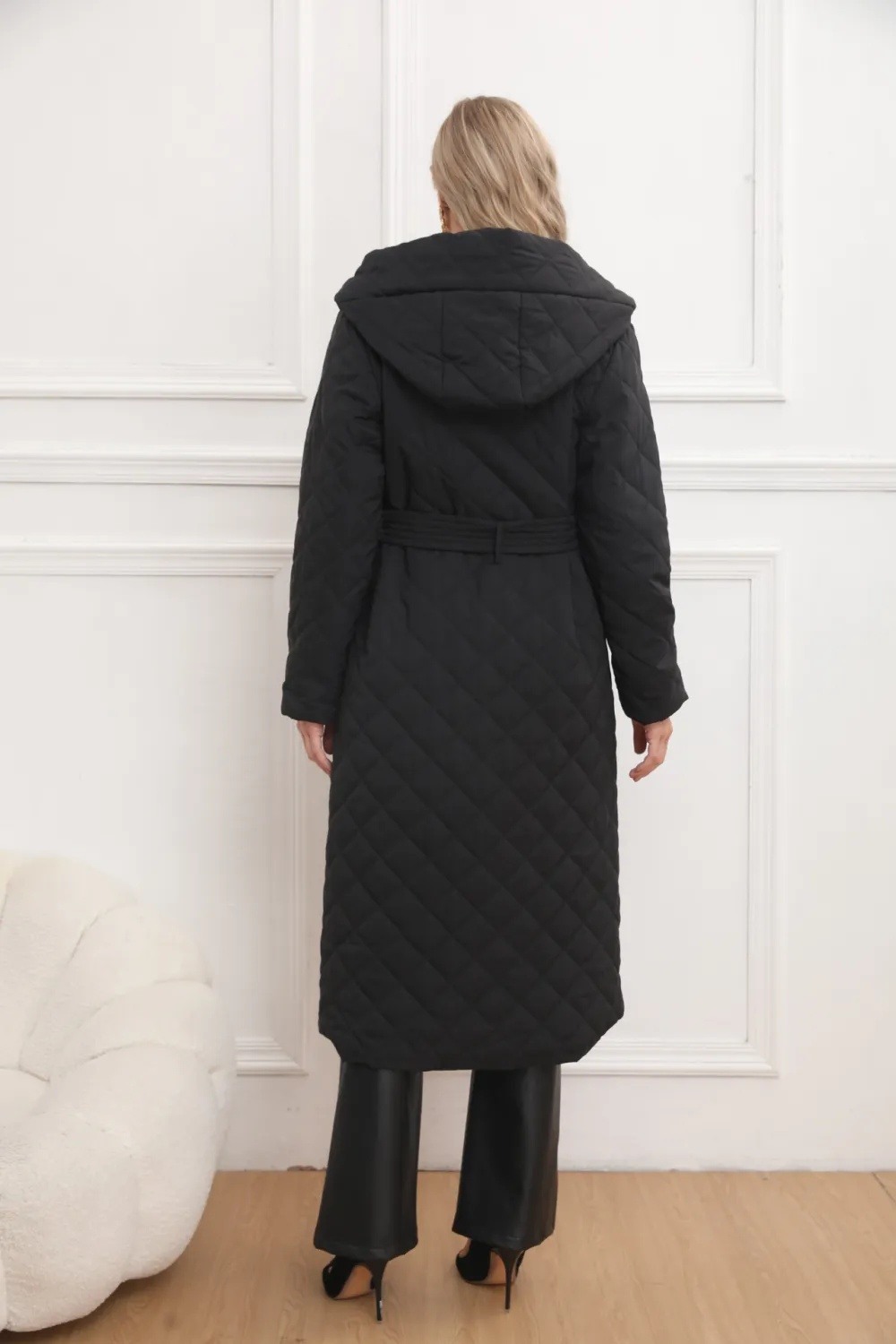 Lange gesteppte Jacke mit Kapuze - Image 17