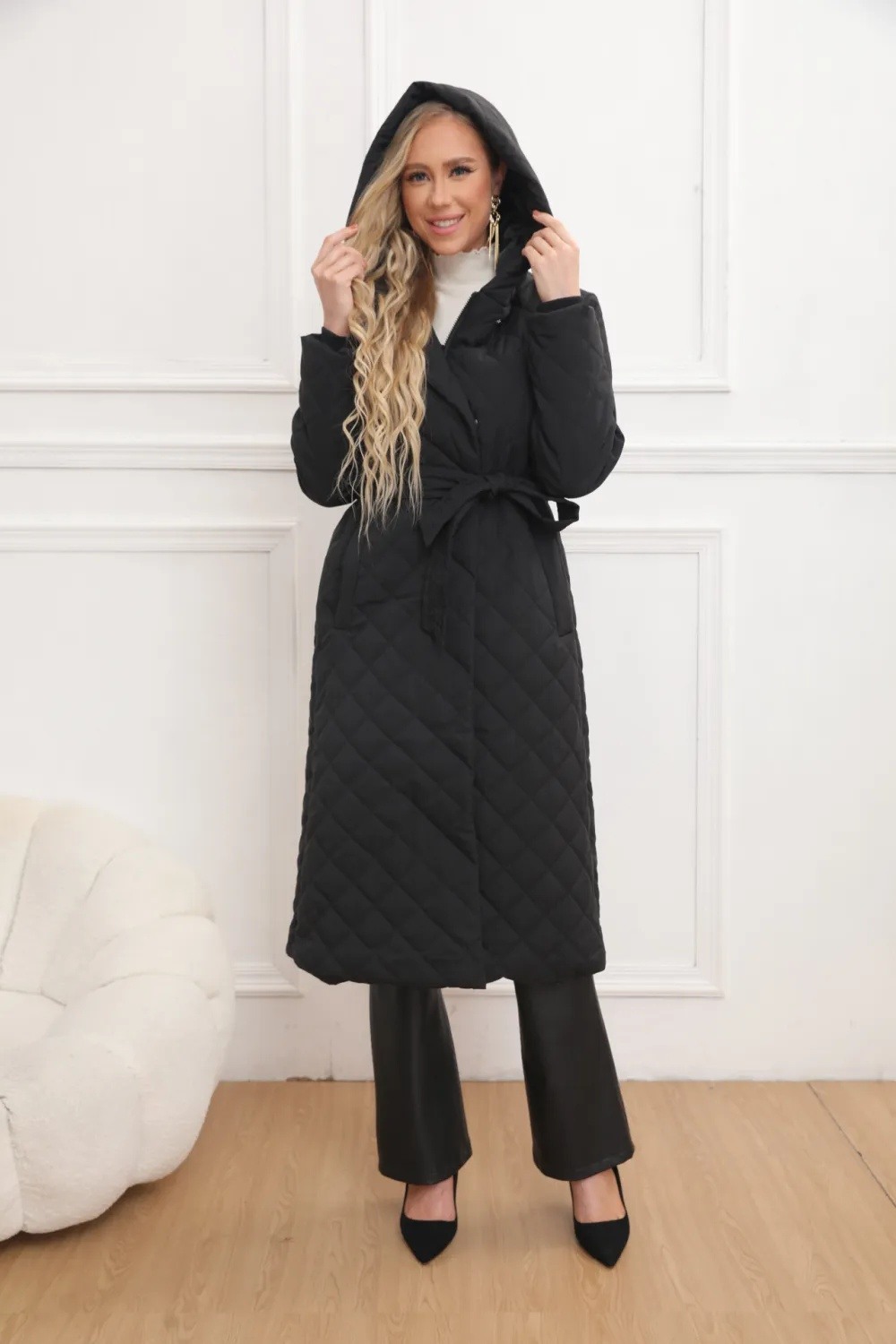 Lange gesteppte Jacke mit Kapuze - Image 11