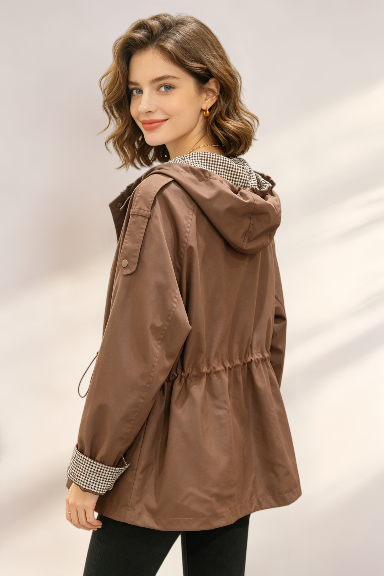 Kurzer wasserdichter Trenchcoat in Vichy-Karo - Image 7