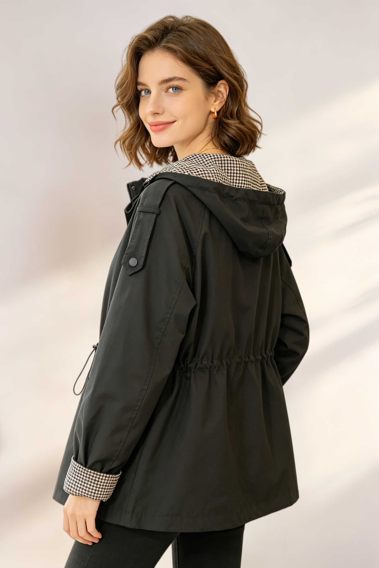 Kurzer wasserdichter Trenchcoat in Vichy-Karo - Image 5