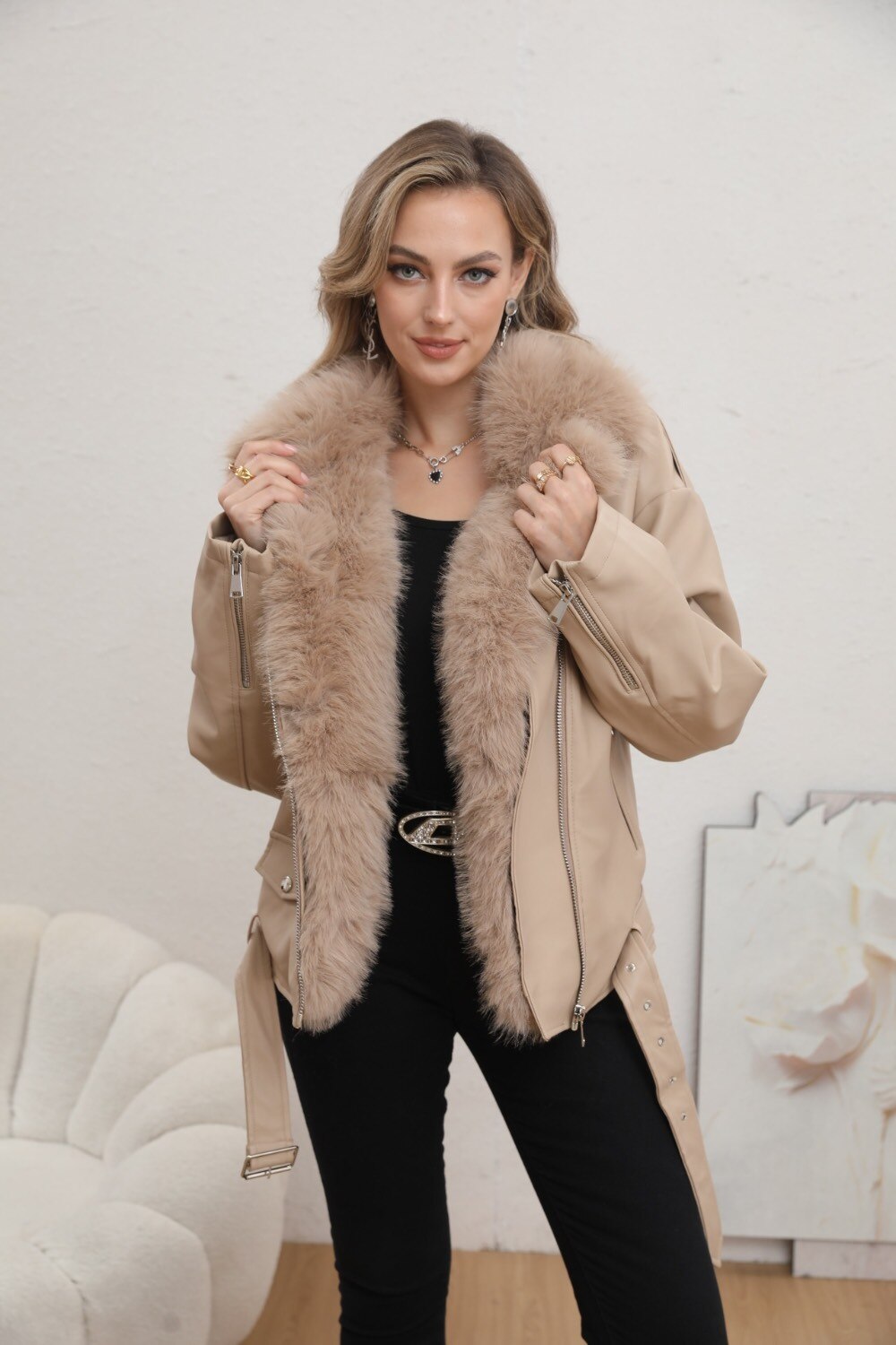 CHAQUETA DE CUERO Y PIEL - Image 2