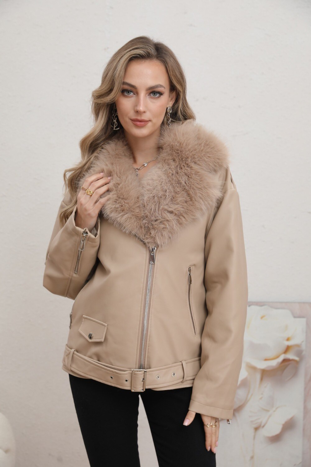 CHAQUETA DE CUERO Y PIEL - Image 5