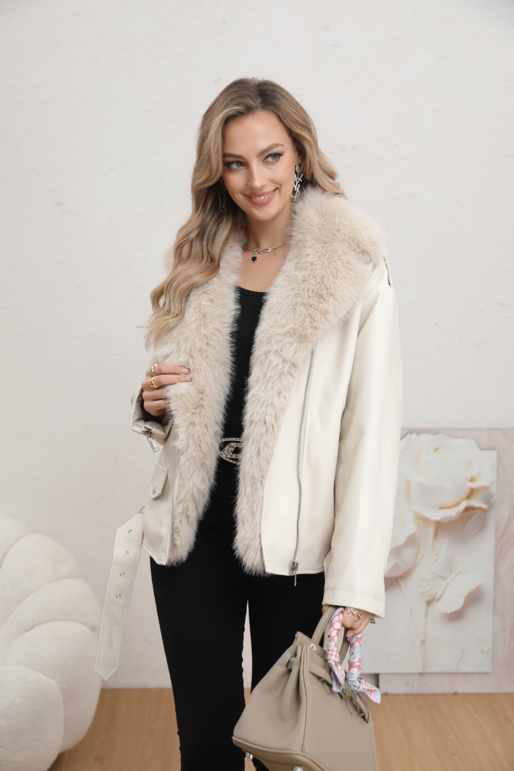 CHAQUETA DE CUERO Y PIEL - Image 8