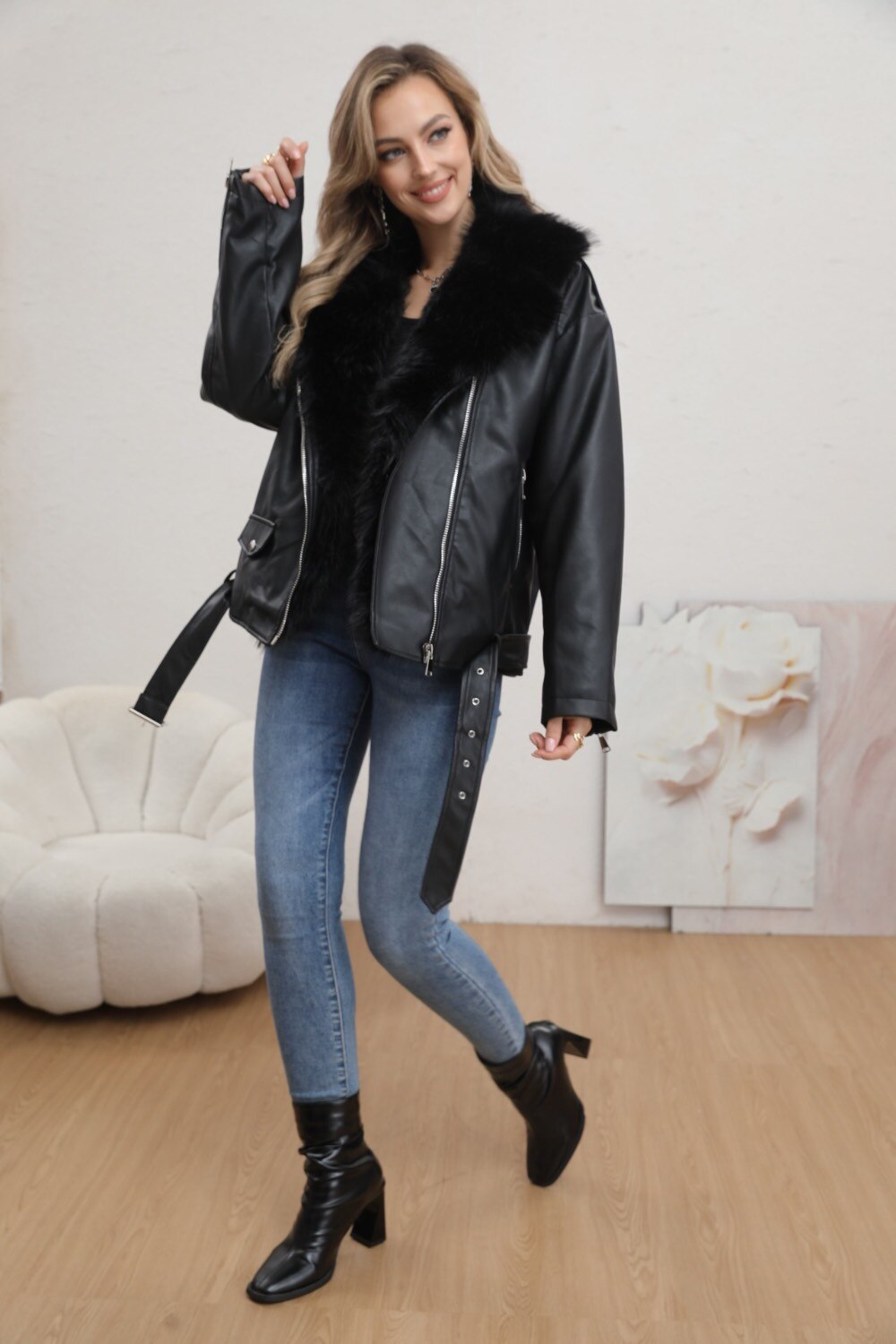 CHAQUETA DE CUERO Y PIEL - Image 1