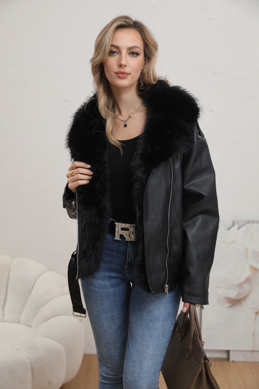 CHAQUETA DE CUERO Y PIEL - Image 4